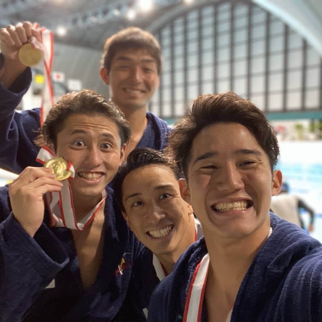志賀光明のインスタグラム：「Champion!!!🥇👑 . 日本選手権2019 Kingfisher74として、優勝することができました！ 皆様の応援のおかげで勝つことができました ありがとうございます😊 . 今後は代表に専念をして、東京オリンピックに向けて頑張ります💪 これからもよろしくお願いします📣 #日本選手権 #水球 #4 #champion #tokyo2020」