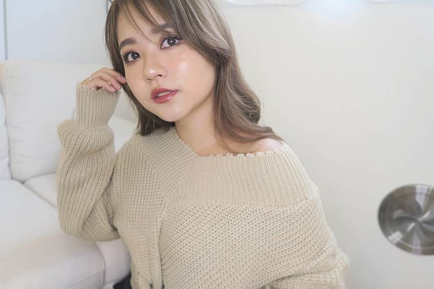 Shioneさんのインスタグラム写真 - (ShioneInstagram)「急に肌寒くなってきたから徐々にニットが着れる季節になってきて嬉しい☺️🧡 ㅤㅤㅤㅤㅤㅤㅤㅤㅤㅤㅤㅤㅤ @to_the_sea_hawaii さんのニットで丈短めだから身長低くても合わせやすい❤︎✨ ㅤㅤㅤㅤㅤㅤㅤㅤㅤㅤㅤㅤㅤ  Webstoreと直営店の西銀座デパートB1・学芸大学 @tothesea_healthliving ・新宿ルミネエスト B1Fでお買い物できます💕 ㅤㅤㅤㅤㅤㅤㅤㅤㅤㅤㅤㅤㅤ  #instagood  #instagram  #fashion #youtube  #ピアス #ハート #お気に入り #ファッション #メイク  #コスメ #ユーチューブ  #ニット #tothesea #interior #knit」10月7日 12時41分 - shione__1101