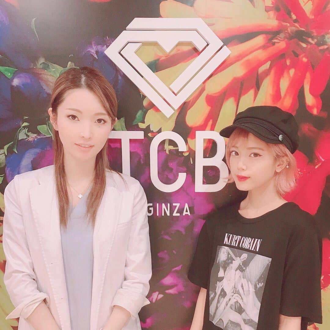 ハナエさんのインスタグラム写真 - (ハナエInstagram)「先日東京中央美容外科銀座院 @tcbginza でソノクイーン ハイフ受けてきたよ。﻿ 痛みもなく早く終わってびっくりした。。。輪郭がしゅっと綺麗になるといいな。永峯先生 @tcb_nagamine ありがとうございました♡ ﻿ ﻿ ﻿ ﻿ ﻿ #リフトアップならTCB東京中央美容外科 #美容整形ならTCB東京中央美容外科 #東京中央美容外科 #美容外科 #銀座 #東京中央美容外科銀座院 #永峯祥子 #ソノクイーン #ハイフ #リフトアップ #hifu #pr」10月7日 13時11分 - hanae_0227