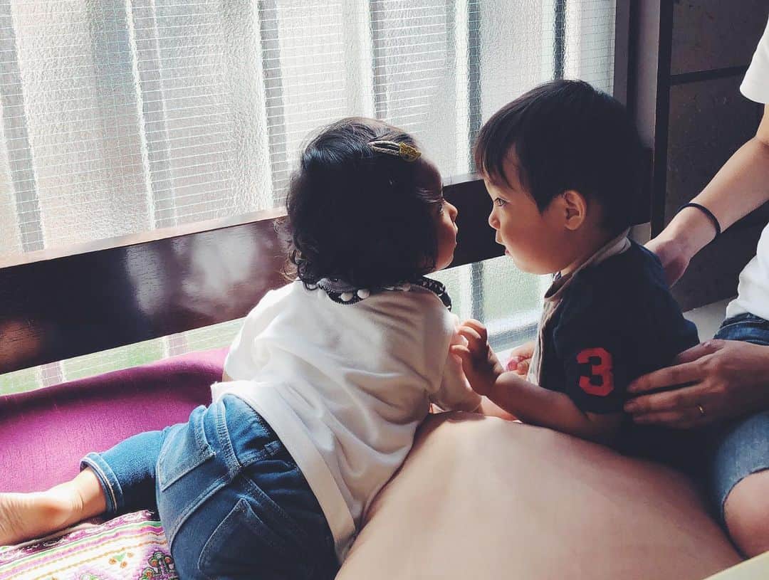 尾形沙耶香さんのインスタグラム写真 - (尾形沙耶香Instagram)「#happymomlife ❣️ 👶🏻も🤱も、皆で成長しながら喜びや悩みをシェア出来る楽しい時間。次回は誰かお喋りしてるいるかな♪  #2018生まれ 👶🏻👶🏻👶🏻」10月7日 13時47分 - sayakaogata