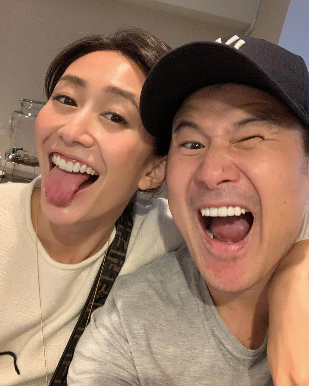 小堀ケネスさんのインスタグラム写真 - (小堀ケネスInstagram)「Had lunch with wifey at our favorite Singaporean Chicken Rice spot!  今日は鬼ママと久々のランチデート！ 大好きなシンガポールチキンライス！  #notdrunk #mommy #daddy #lunchdate #bidori #singaporeanchickenrice #鬼ママ #パパ #ランチデート #美鶏 #シンガポールチキンライス #まいう〜  @mariakamiyama  @bidori.japan」10月7日 13時55分 - kenkob0903