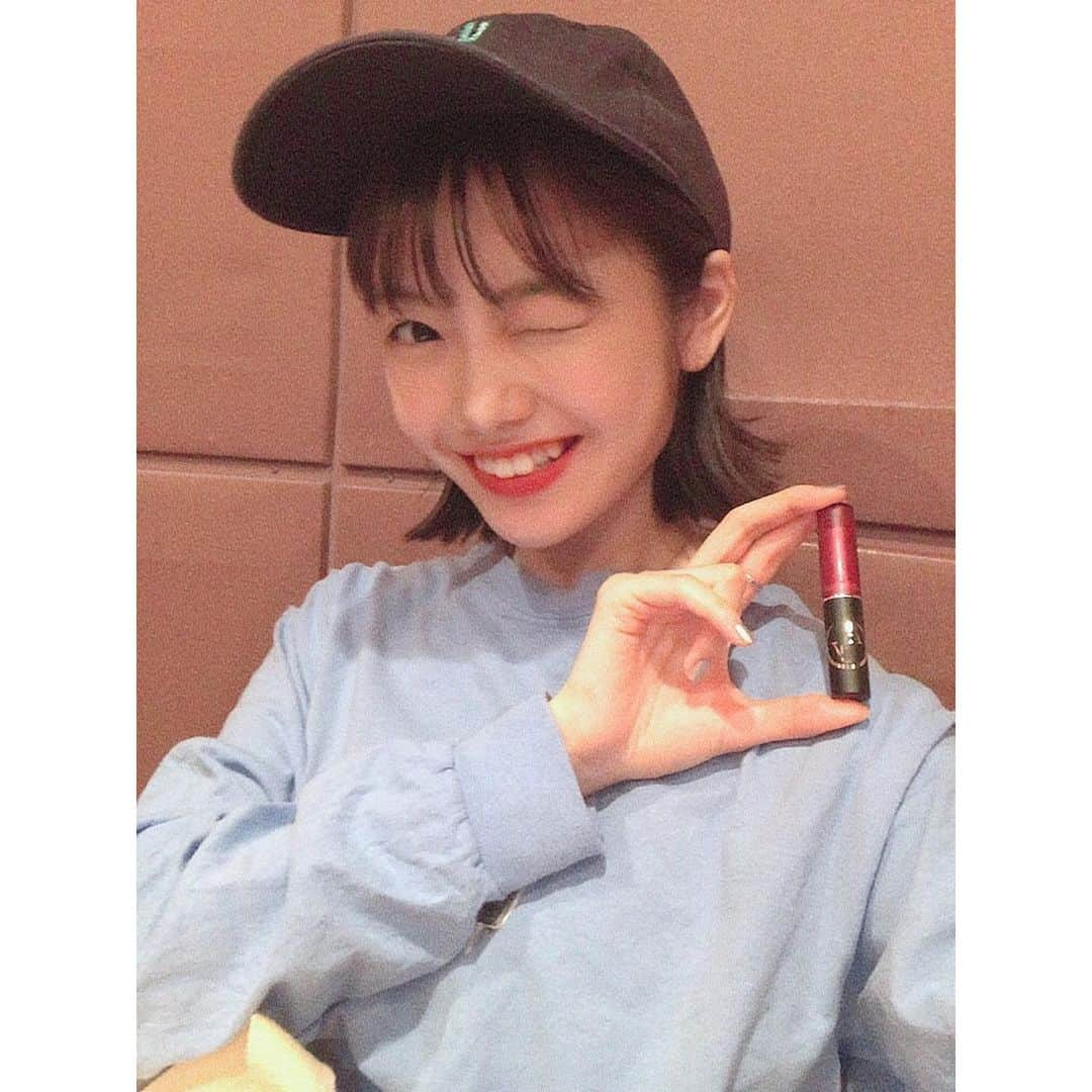 MOMOKAさんのインスタグラム写真 - (MOMOKAInstagram)「・ レア〜〜な オレンジリップデイ🍊🧡 明るすぎなくて使いやすい🙆‍♀️ みんなでオソローーーな日の写真も載せとく😮😮笑 何色が似合うんだろなーーわたしのかお🤔次何色狙おっかなーー、、、🤔？？ #リップ#オレンジリップ#cosmetics#lips#makeup#💄 @ay.cosme.official」10月7日 14時37分 - momoka_jewel