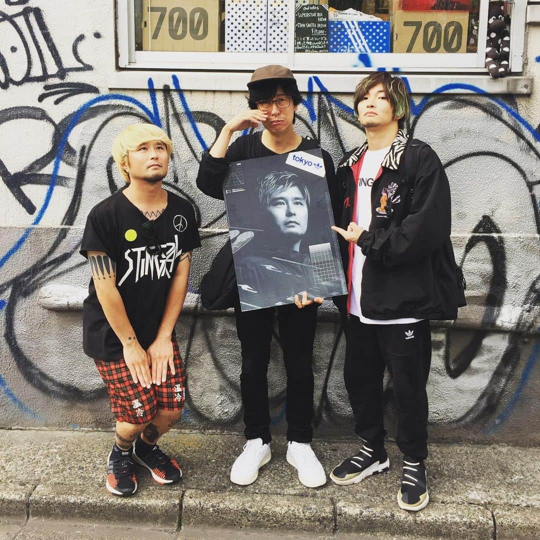 橋本塁さんのインスタグラム写真 - (橋本塁Instagram)「【STINGRAY渋谷道玄坂ゲスト】 STINGRAY渋谷期間限定ショップにストレイテナー&entのホリエのあっ君とART-SCHOOL&MONOEYES、ROPESのトディーが遊びに来てくれました！ありがとうございました！  #stingray #渋谷 #道玄坂 #ストレイテナー #ent #monoeyes #artschool #ropes #追悼するの早すぎ」10月7日 15時06分 - ruihashimoto