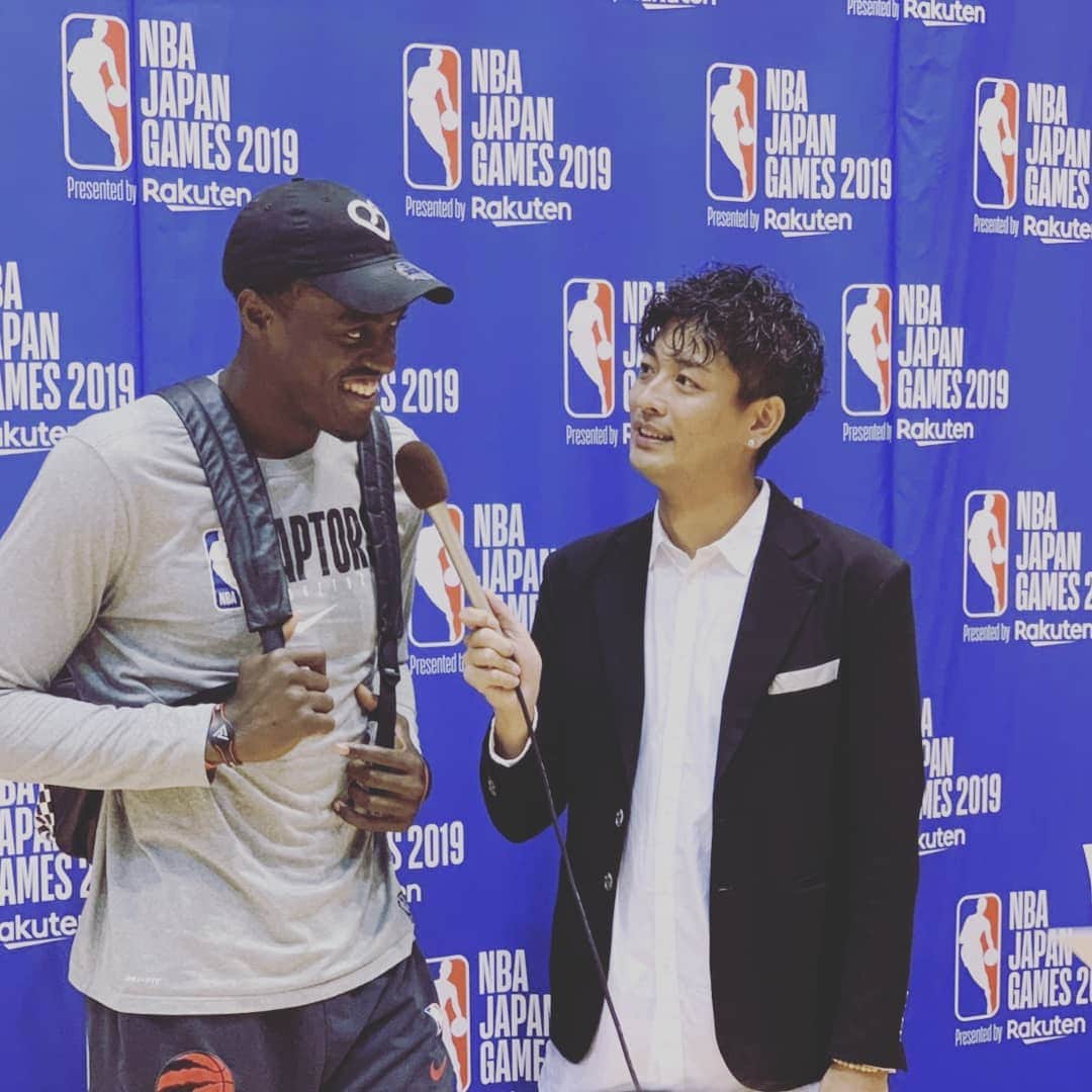 中村昌也さんのインスタグラム写真 - (中村昌也Instagram)「さぁ～、昨年のチャンピオンチーム ラプターズのシアカム👍  陽気で優しいシアカム‼️ まさやと名乗ると、ohマサイと間違える。。陽気なシアカム。。。 いよいよ明日ジャパンゲーム✨  #しかし #実は仕事でいけない #今新幹線 #ロケで二試合とも行けない#でもいいんだ #色々な選手にインタビュー#練習も近くで観れたから」10月7日 15時16分 - masaya_nakamura_official