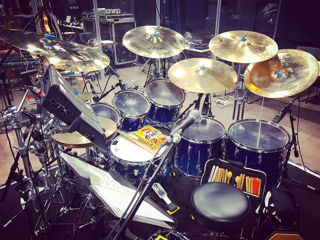 坂東慧のインスタグラム：「リハ #yamahadrums #zildjiancymbals #zildjiansticks #aspr #westone #cympad #rehearsal」