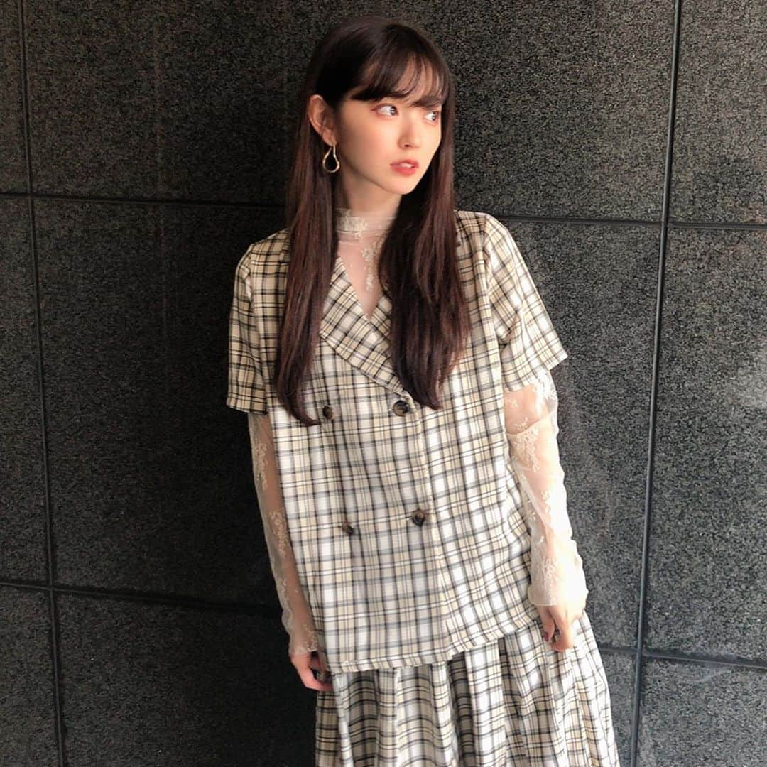 鈴木愛理さんのインスタグラム写真 - (鈴木愛理Instagram)「✴︎ いつかの私服☺︎ @holidayandholiday_official のセットアップ& @amail_official のレーストップス😉 . . #もう半袖だけじゃ寒くなってきたね #やっとだね #🍁」10月7日 16時15分 - airisuzuki_official_uf