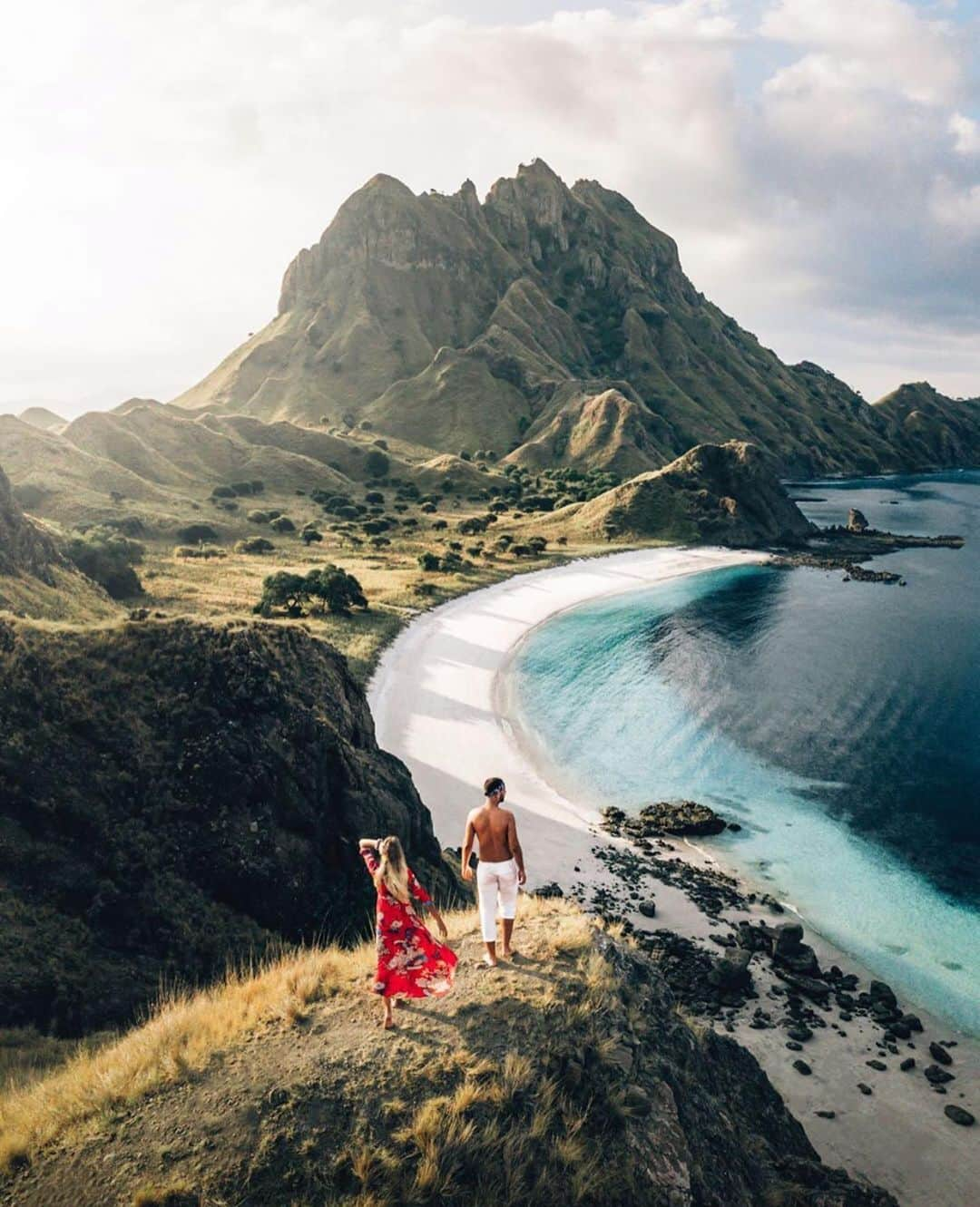 Earth Picsさんのインスタグラム写真 - (Earth PicsInstagram)「Komodo National Park 🏞, Indonesia 🇮🇩 by @thelosttwo」10月7日 16時54分 - earthpix