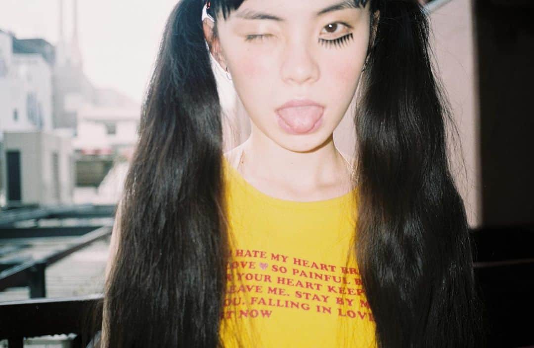 花盛友里のインスタグラム：「なつかしきるうことの作ドリ。 かわいー！ 友森さんのメイクさいこう。 YUKIちゃんに憧れる昭和女子たち。」