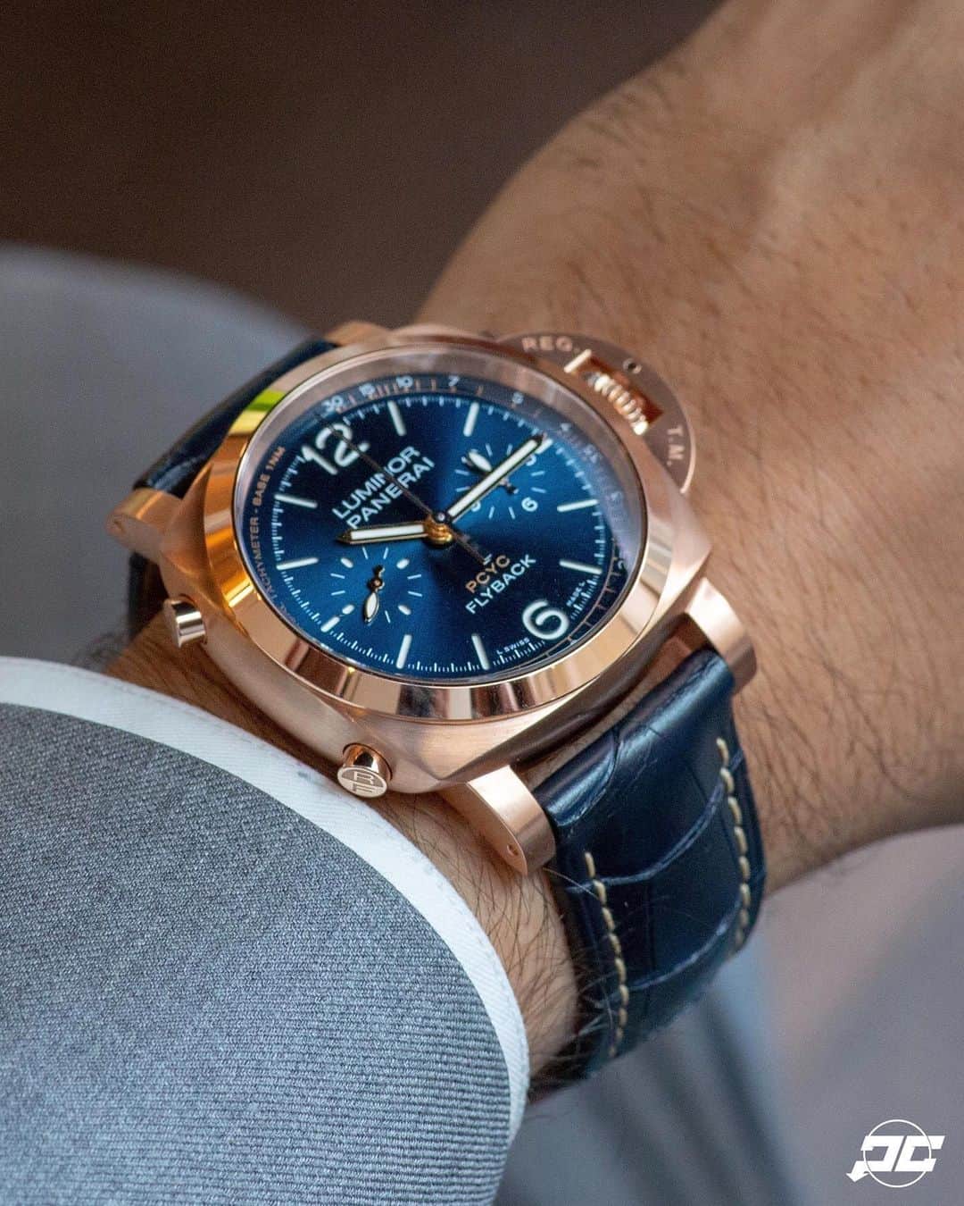 パネライのインスタグラム：「Part of this years PCYC collection the #Panerai #PAM1020 is a 44mm Red Gold Chrono Flyback with a beautiful blue sunburst dial. #paneraicentral priced at 28,300 USD」