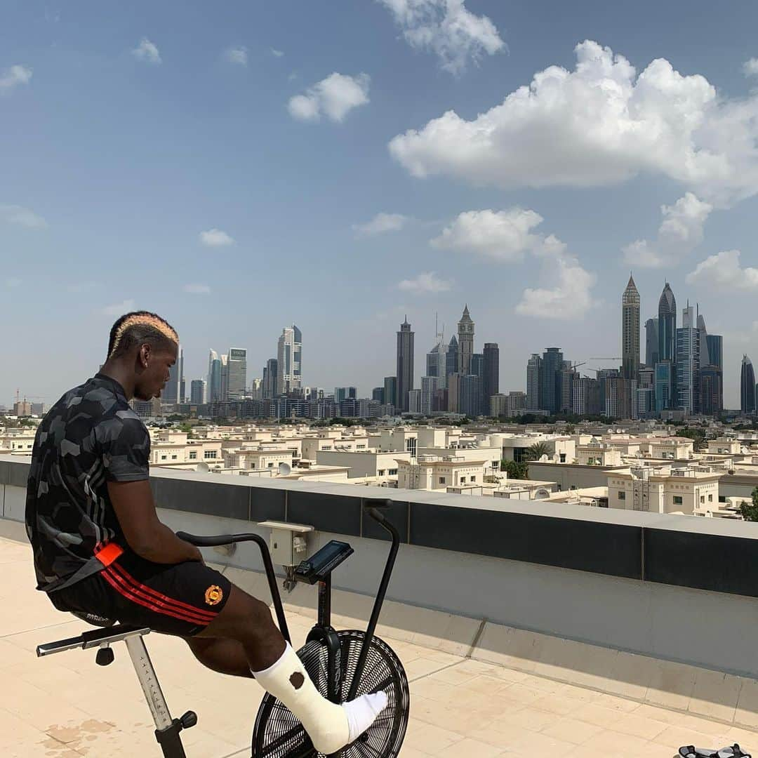 ポール・ポグバさんのインスタグラム写真 - (ポール・ポグバInstagram)「They say hard work pay off what about hard work in the heat ? Let’s see 🥵💪🏾loving the view though ..Allah always in control 🙏🏾#37degres#enjoywork#blessed」10月7日 18時57分 - paulpogba