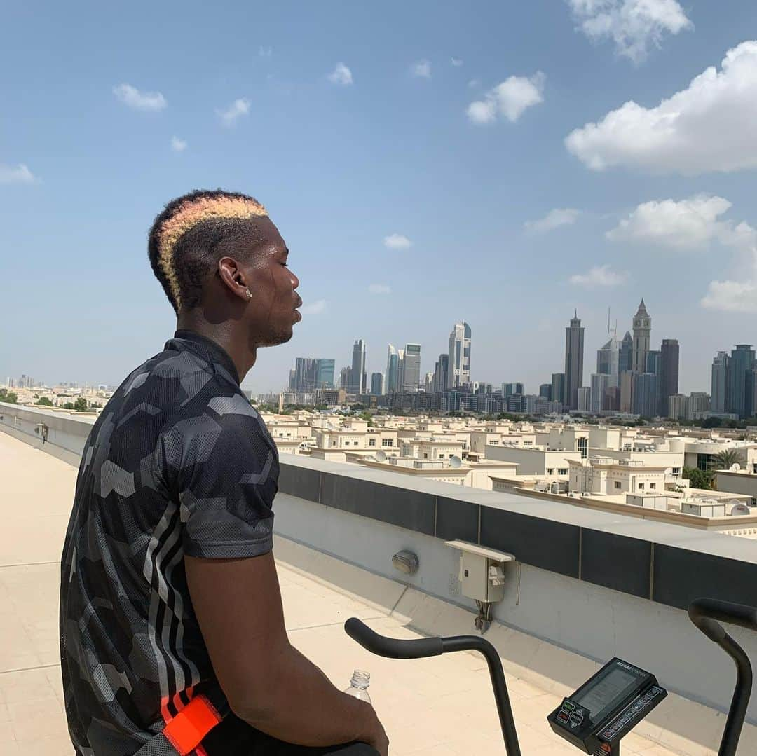 ポール・ポグバさんのインスタグラム写真 - (ポール・ポグバInstagram)「They say hard work pay off what about hard work in the heat ? Let’s see 🥵💪🏾loving the view though ..Allah always in control 🙏🏾#37degres#enjoywork#blessed」10月7日 18時57分 - paulpogba