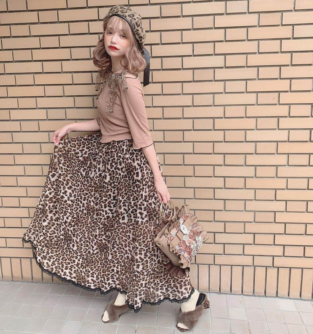 林田沙綾さんのインスタグラム写真 - (林田沙綾Instagram)「♡ レオパードコーデ🐆 がおってる ： #Swankiss#outfit#レオパード#ファッション」10月7日 19時13分 - saaya.xoxo