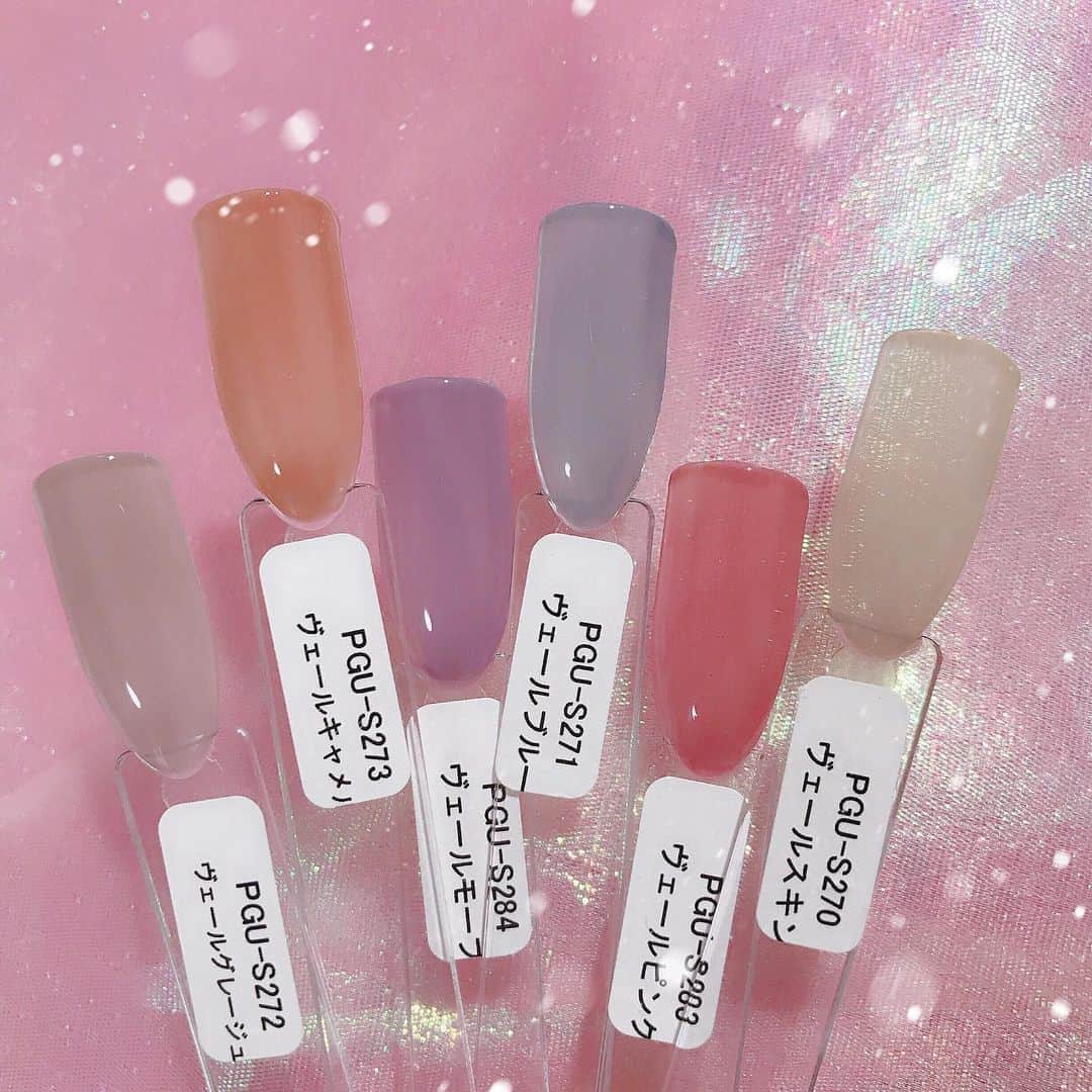 なかやまちえこのインスタグラム：「2019.10.7〜9 BWJwest PREGELミューズ 先行販売『ヴェール』カラー✨⠀ ちょっとシアーなくすみカラーが時期も選ばず使えて可愛いよ♡⠀ #nail #nails #nailart #ネイル #美甲 #ネイルアート  #clou #nagel #ongle #ongles #unghia #japanesenailart #manucure #네일 #젤네일 #네일아트 #네일리스트 #japanesenails #manicurist #gelnails #أظافر #pregel #カラーサンプル #PREGELカラー」