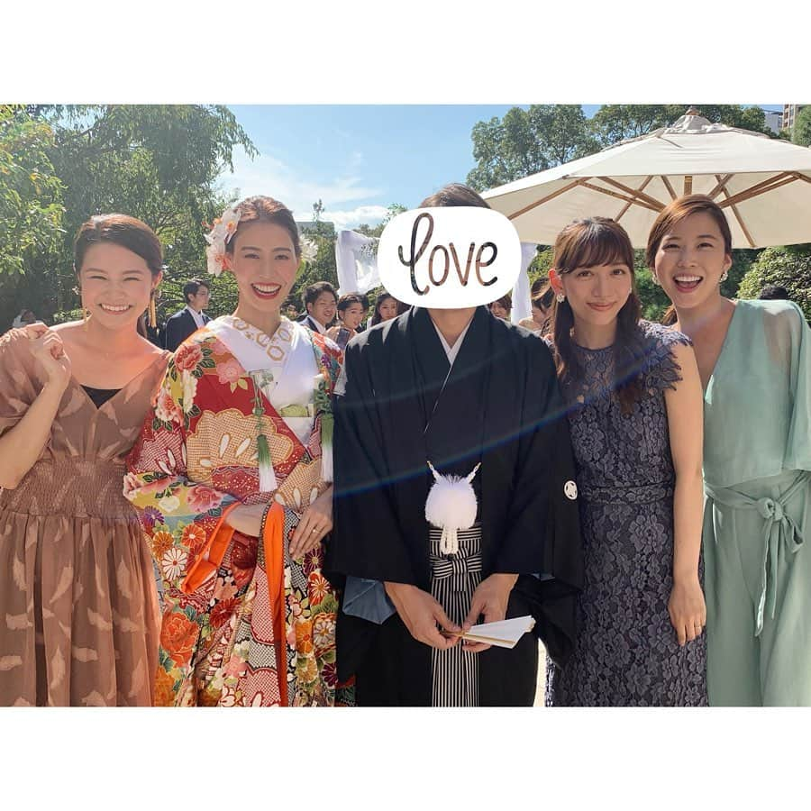 松嶋恵里さんのインスタグラム写真 - (松嶋恵里Instagram)「♡ 大好きなまりえちゃんの結婚式👰💐 準備段階からドレスを一緒に見に行ったり話を聞いてたから本番までずーっと楽しかった☺️✨ まりえちゃんの花嫁姿は綺麗すぎて女神かと思いました🗽✨ 細部までオシャレがいっぱいで終始笑いの絶えない２人らしい式だったな💒✨ これからも末長くお幸せに…😘❤️ . . . .#wedding#weddingphotography#beautifulbride」10月7日 19時08分 - eri_mtsm0215