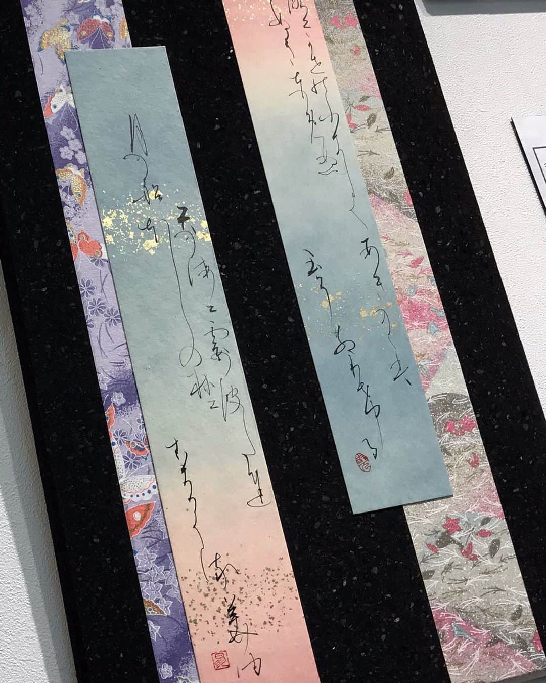 鈴木暁昇さんのインスタグラム写真 - (鈴木暁昇Instagram)「* ◆門下生展覧会・賛助作品 * 【和歌二首と見つめる仔猫と仔兎】を出品しています。 * 10月12日まで東京有楽町・交通会館 エメラルドルームに展示 * I exhibited calligraphy and ink painting works at the exhibition. * ※作品を購入したい方は、私までFacebook又はInstagramよりメッセージ下さい。日本国内のみ。和歌二種作品70,000円（税別）。→完売しました。仔猫と仔兎も完売しております。 * *** *** *** *** *** *** ◆11月開講 鈴木曉昇通信基礎講座・新規受講生募集✨ * ◆11月開講 鈴木曉昇基礎クラス・新規受講生募集✨ * 詳しい内容はホームページに記載しております。申し込みはメッセージかホームページ問い合わせより受付致します。 * 🔎鈴木曉昇 🔎鈴木曉昇 書芸教室 * #書道 #鈴木曉昇 #和 #wabisabi #calligraphy #筆文字 #artistic #硬筆 #ペン字 #beautiful #chinesecalligraphy #japanesecalligraphy #墨 #sumi #書法 #japan #手書き #美文字 #手書きツイート #オリンピック #Olympic #japaneseculture #日本 #chineseculture #書道パフォーマンス」10月7日 19時10分 - gyousyou_suzuki