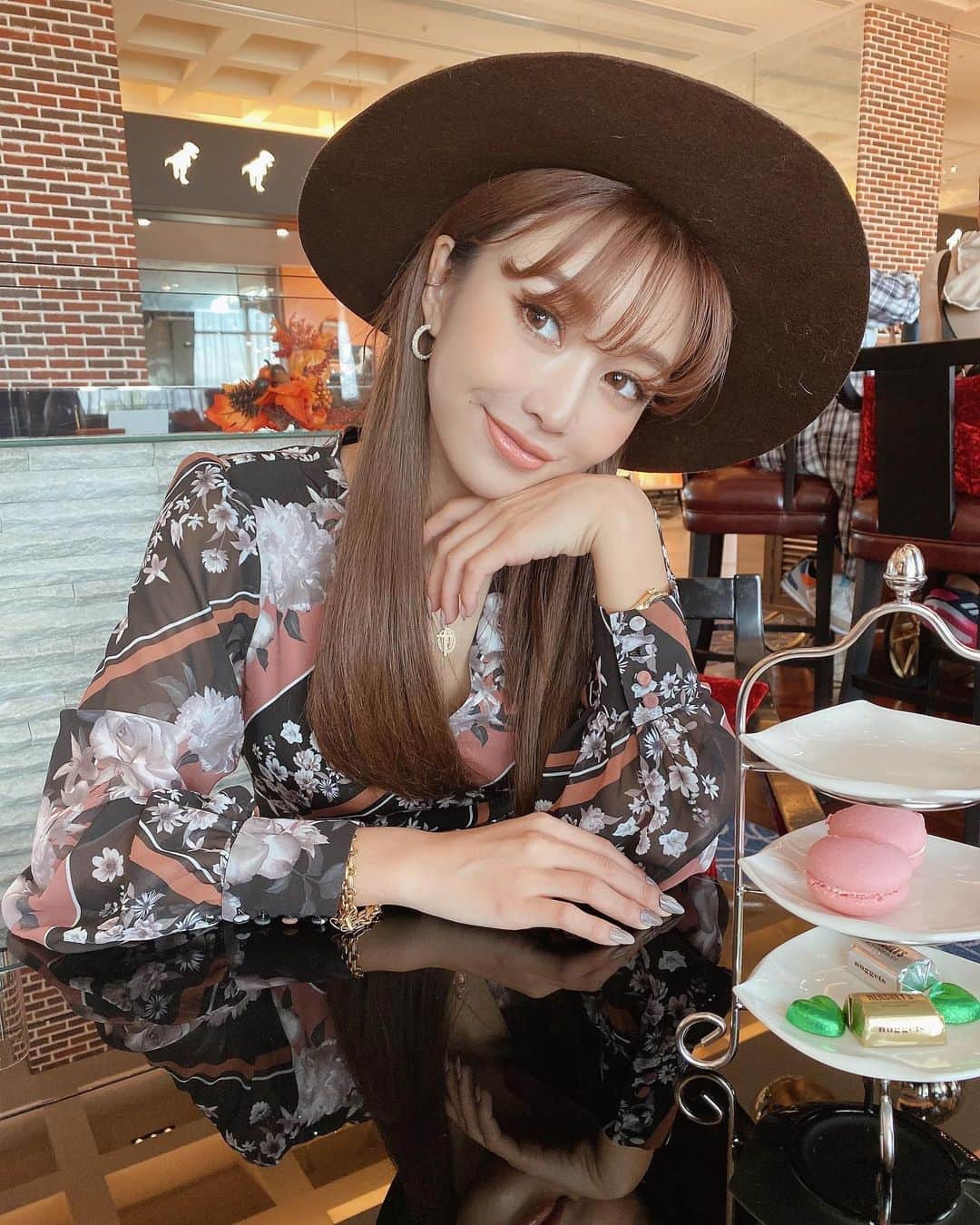 のインスタグラム：「大阪2日目っ✌️ 今日もたくさん歩いたな〜❤️ #大阪 #osaka #eimy #eimyistoire」