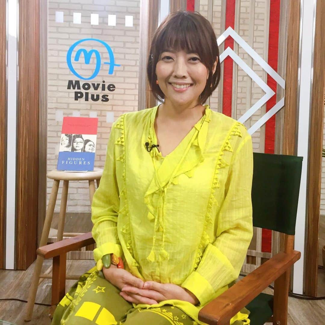 海保知里さんのインスタグラム写真 - (海保知里Instagram)「今日はプレミアナビの収録でした！楽しくて小堺さんと収録中に脱線トークをしてしまう💦本当にいつもすみません💦今日も笑った笑った。 #海保知里  #プレミアナビ 衣装 #KAMISHIMACHINAMIYELLOW アクセサリー #abiste」10月7日 19時26分 - chisato_kaiho