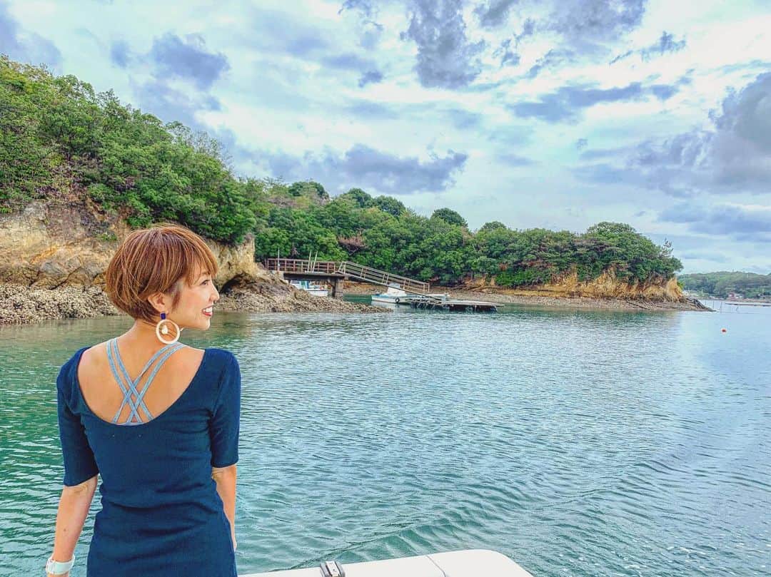 渡辺由布子さんのインスタグラム写真 - (渡辺由布子Instagram)「⚓️ ・ 今回取材した @nemu_resort へのアクセスは、賢島港からマリンタクシーで行く航路ルートがおすすめ。  60以上の島々からなる、日本有数の#リアス式海岸 の美しさを誇る#英虞湾 を眺めながら、プライベートクルーズのようなちょっとした船の旅が楽しめます。  #ネムリゾート #合歓の郷  #ねむ #あごわん #クルージング #真珠養殖  #日本再発見 #discoverjapan  #TRAVEL @yolo.style_japan  #pr 📍 #NEMURESORT #Kashikojima #Shima #Mie #🇯🇵」10月7日 19時28分 - watanabe_yuko