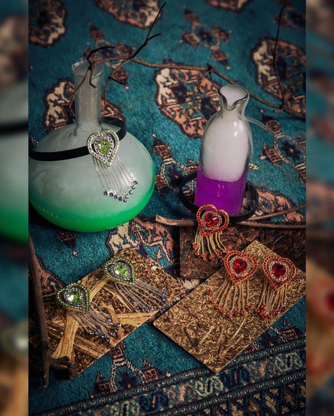 のインスタグラム：「【2019AW ORIGINAL JEWELRY】 ✔️Witch's Heart Choker ✔️Witch's Heart Pierce 公式オンラインストア▷TOPのURLからチェック #pameopose #pameoposejewerly #pameoposeisetan #pameoposeomotesando #isetan #パメオポーズ #tokyo #harajuku #omotesando #shinjuku #pameopose_shop #2019aw #2019fw #2019autumn #WITCHOFTHEWEST」