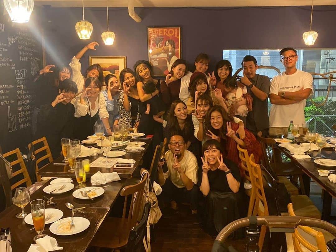 福長優のインスタグラム：「♡ team💓cawaii!  青春全て！ こんな私を育ててくれて 色んな経験をさせてくれた 感謝でしかない🙏🏼 たまにだけど、集まれる事が嬉しいな❣️ 全然全員じゃないけど、、 また集まろう！  #cawaii!#休刊#休刊って事はまた復活もある？←#いつでも待ってます😏」