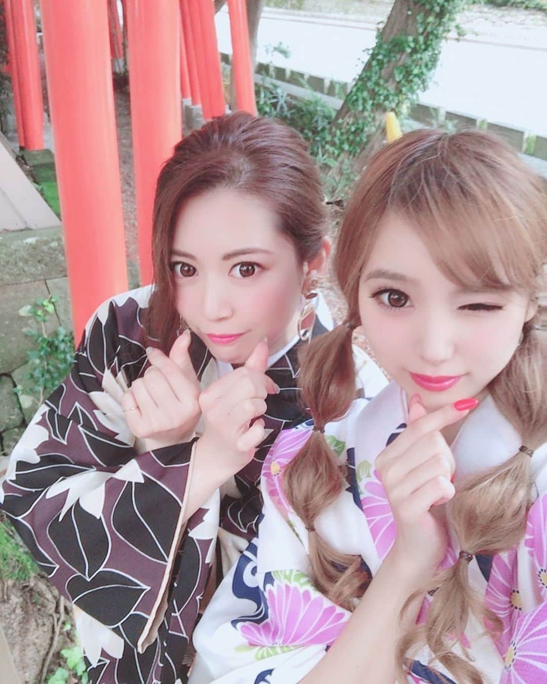 嶋谷愛（あいちゅん）のインスタグラム：「. 大阪帰りたくなかった🥰笑 絶対また行く💕 りある#姉妹 💓 . . .  #ishikawa #kanazawa #kimono #otd #likeforlikes #좋아요꾹 #좋아요반사 #오오티디 #얼스타그램 #셀카 #셀카그램 #여행스타그램✈️ #金沢グルメ #金沢 #石川旅行 #japanesegirl #🇯🇵 #光源氏 #石浦神社」