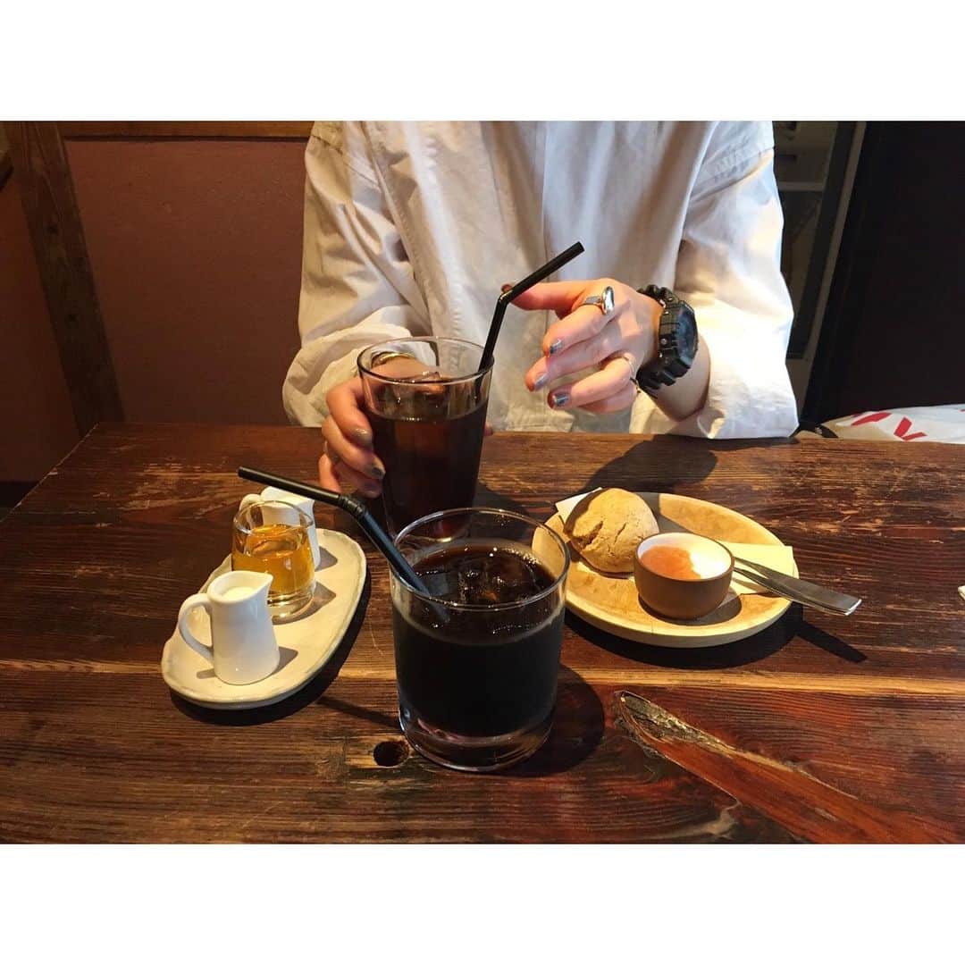 YU-U（工藤由布）さんのインスタグラム写真 - (YU-U（工藤由布）Instagram)「10月って2人共誕生月だね🎊って旅👯‍♀️ 暑すぎた海🏖と美味しかった鯵🐟 コーヒー屋さんは雰囲気あってまったり☕️ 楽しすぎるぜーーぃ➿😘 ・・・ #u静岡の歩き方」10月7日 20時20分 - nyan22u22nyan