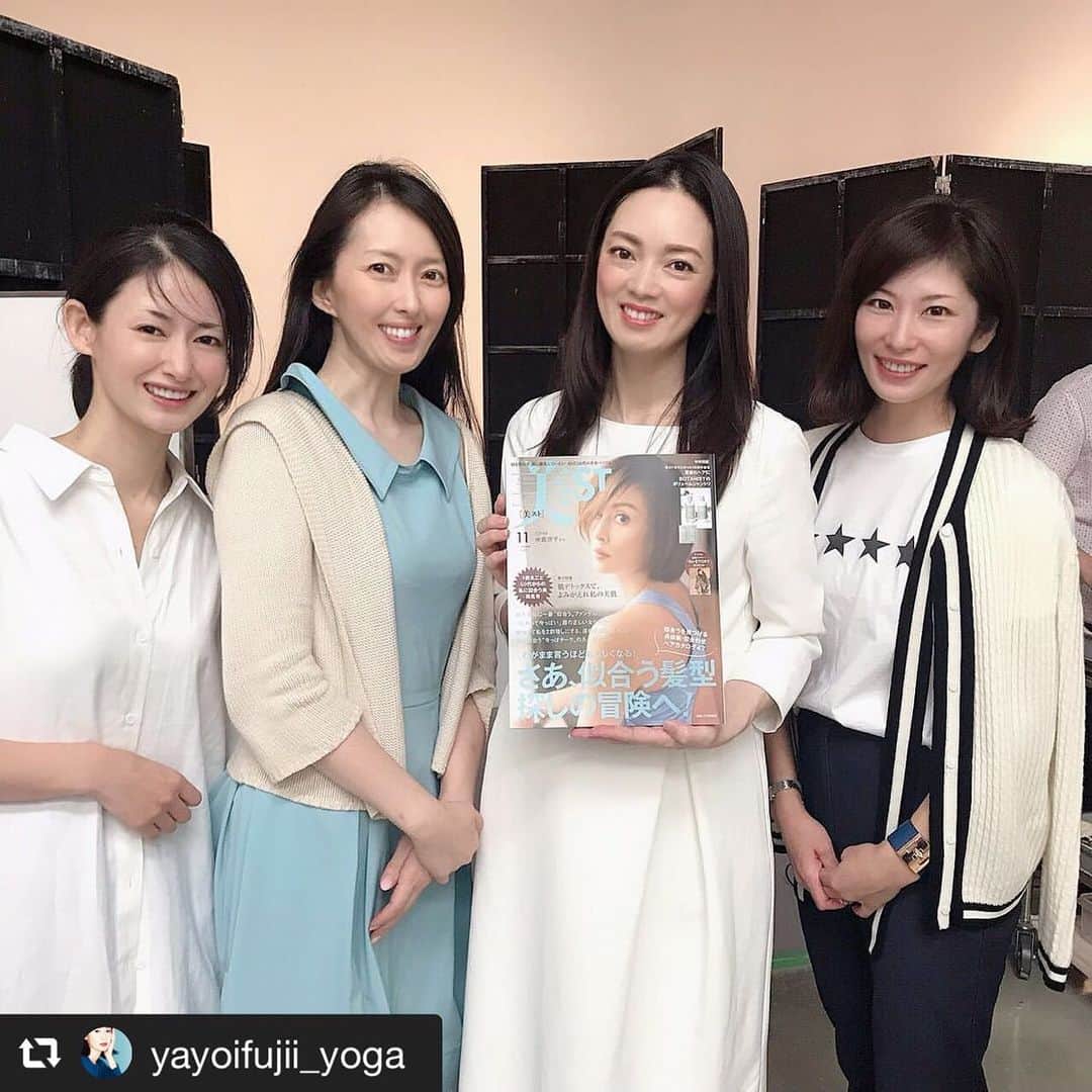 小西さやかのインスタグラム：「美スト、タイアップの撮影(^^) 美魔女のみなさん、すっぴんなのに美しすぎます💕 . 同じオスカーの藤井さん @yayoifujii_yoga 、いつも沢山美スト出演されていて本当に美しい💕 #美スト #美魔女 #美魔女モデル #美魔女コンテスト #美魔女ファイナリスト #美魔女になりたい #美story #美ストーリー」