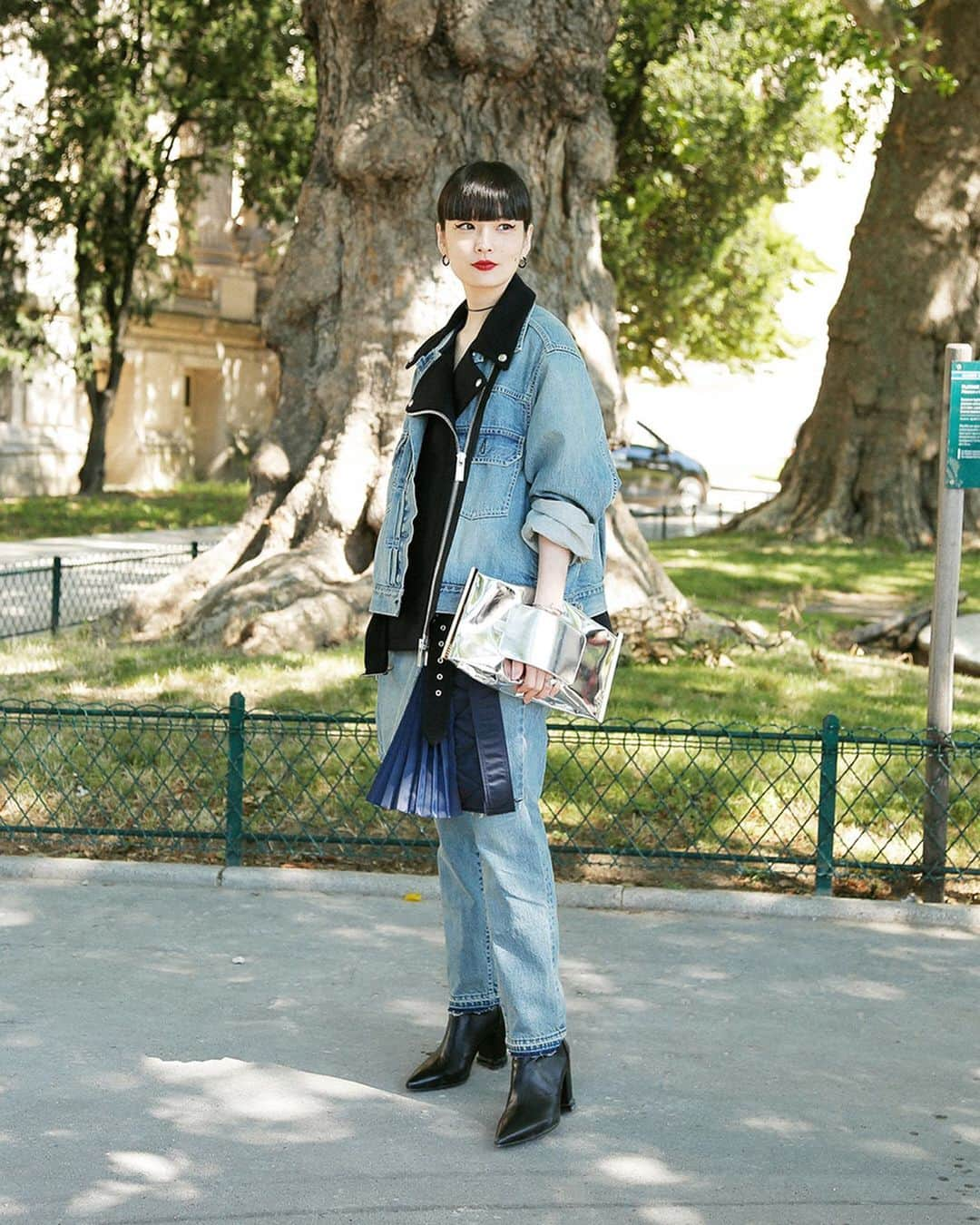 Droptokyoさんのインスタグラム写真 - (DroptokyoInstagram)「PARIS STREET STYLES #🇫🇷@drop_paris #streetstyle#droptokyo#paris#france#streetscene#streetfashion#streetwear#streetculture#tokyofashion#japanfashion#fashion#parisfashionweek#パリ#parisstreetstyle#parisfashion#pfw#rapper#ストリートファッション#kemio#kozueakimoto Photography: @kyoheihattori」10月7日 20時34分 - drop_tokyo