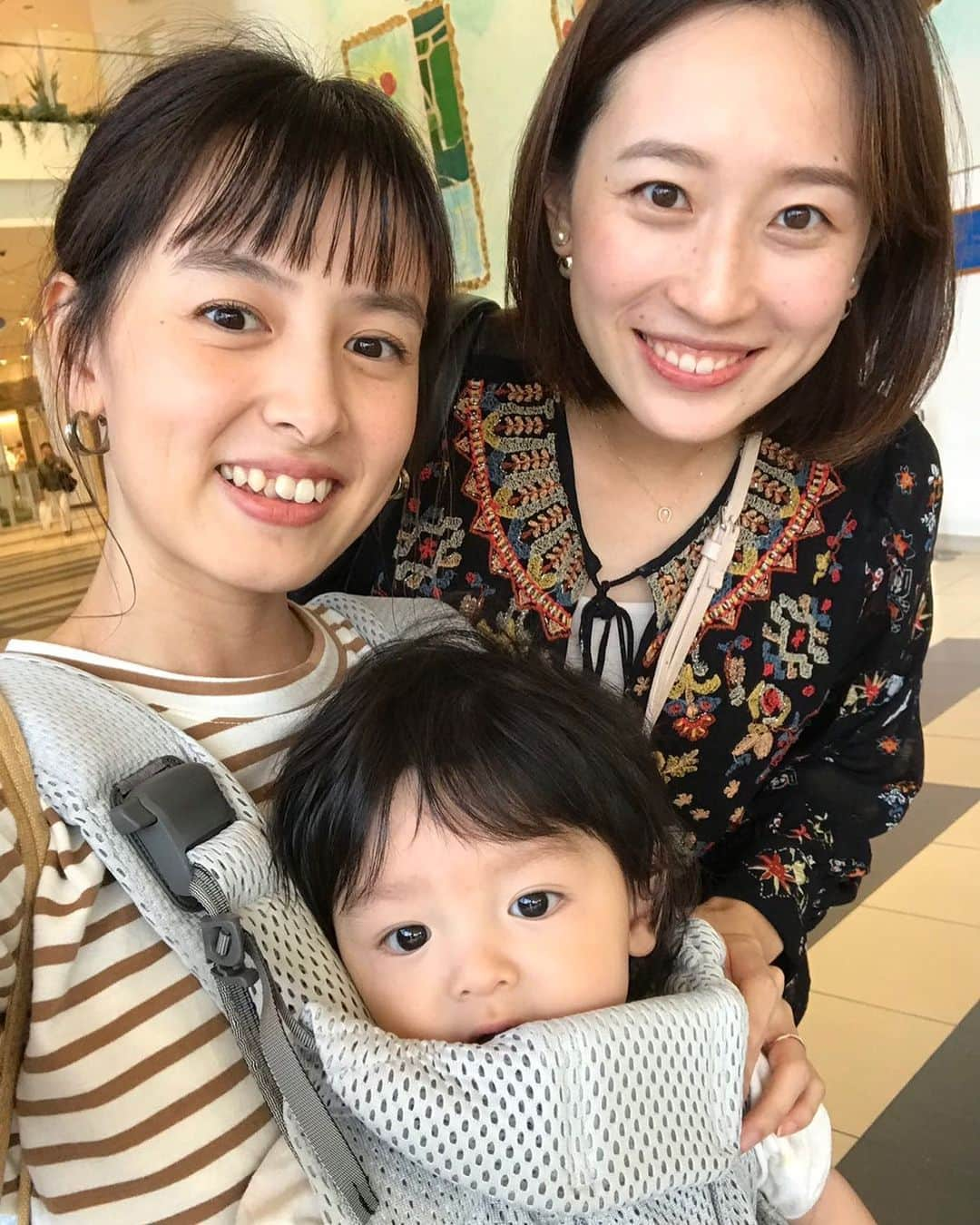 馬淵優佳さんのインスタグラム写真 - (馬淵優佳Instagram)「数少ない同期ママ🤱💕 子ども達が食事の時は色々と必死やけど、タイミングよく一緒に寝てくれたからカフェではゆっくりできた🥺でもこうゆう時の周りの急なでかい音とかベビーカーに足引っ掛ける人とかにめちゃくちゃ敏感になる笑 お願い、まだ起きないで‼️って祈ってます🤫 #兵庫#西宮#ママ友#立命館#水泳部#スポ健#1歳3ヶ月#9ヶ月」10月7日 20時36分 - mabu0205