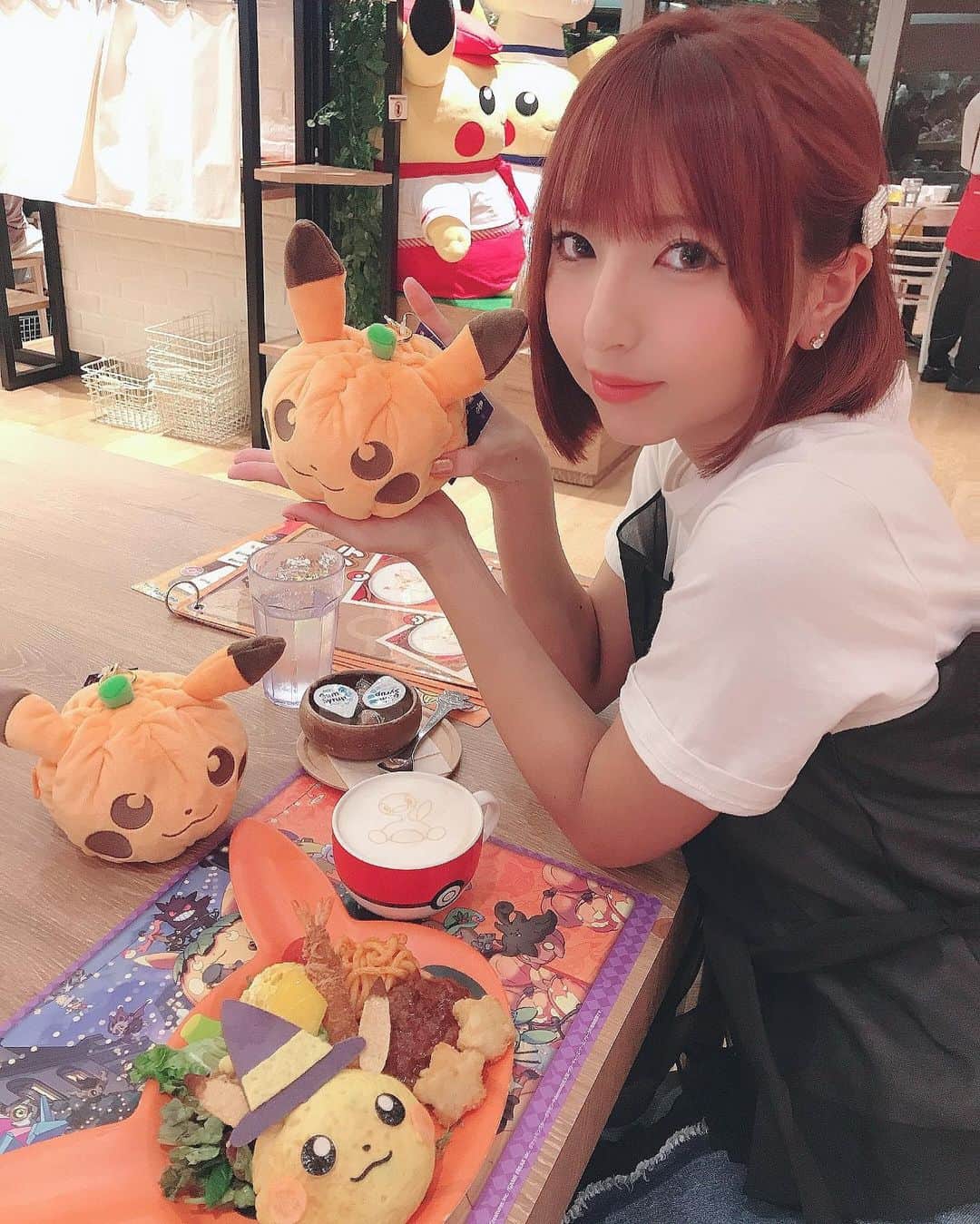 市川愛さんのインスタグラム写真 - (市川愛Instagram)「ポケモンカフェ☕️ハロウィンメニューだったよ🎃シェフピカにあえた♡ #pokemoncafe #pikachu #ポリゴン2 #ヒマナッツ #ポケモンカフェ日本橋」10月7日 20時41分 - pkmnai