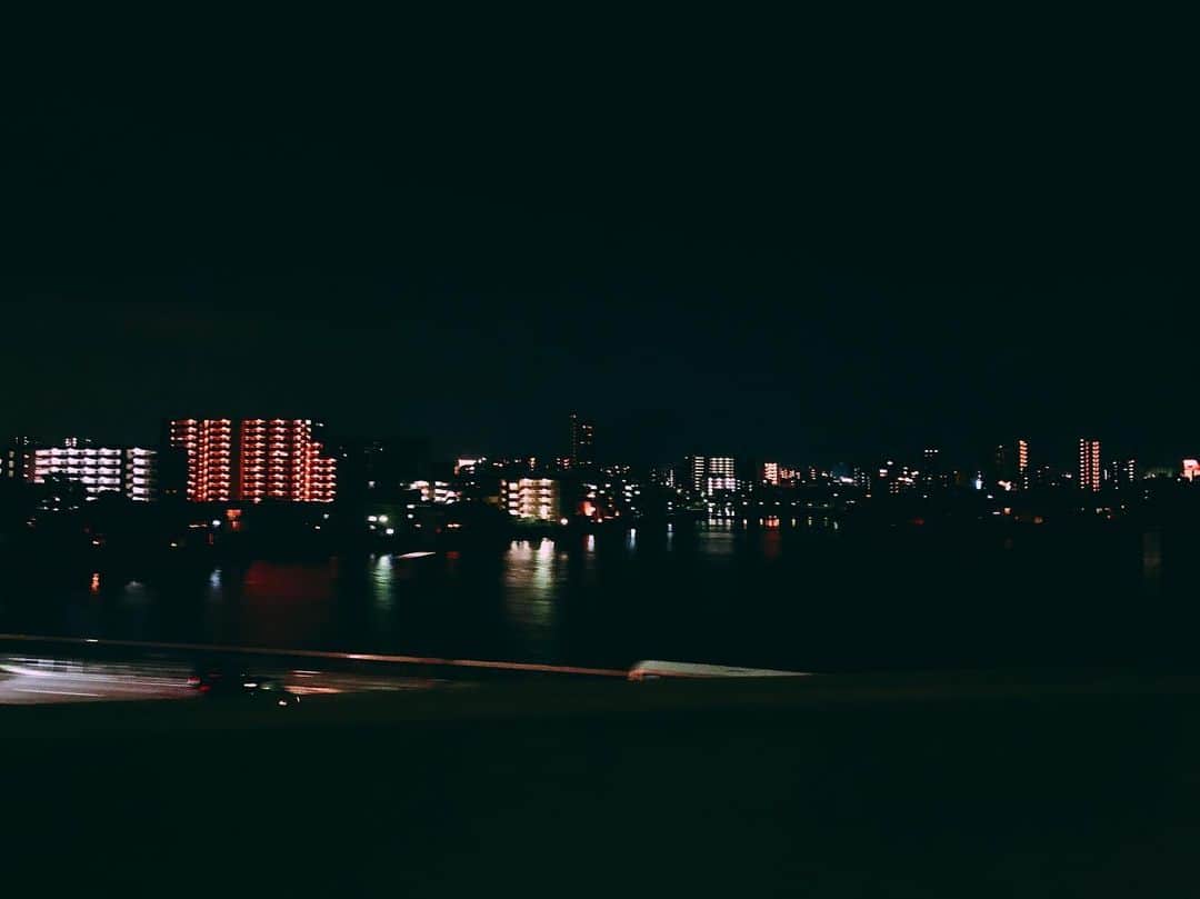 西本早希のインスタグラム：「・ 🌃🚗」
