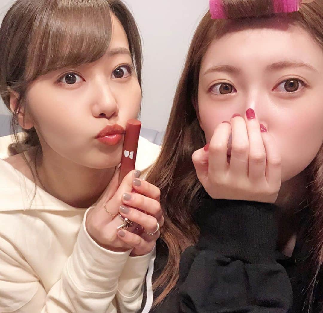 門脇佳奈子さんのインスタグラム写真 - (門脇佳奈子Instagram)「⭐️ 新しい #BIDOL の#アカリップ　の#きまぐれブラウン　がかなりやばい🥺♥️♥️♥️ * * 今までで塗り心地も色も1番好きかも🥺♥️♥️♥️ * * 久々にあかりちゃんにも会えて充電できました🔋⭐️」10月7日 21時10分 - kanakoofficial