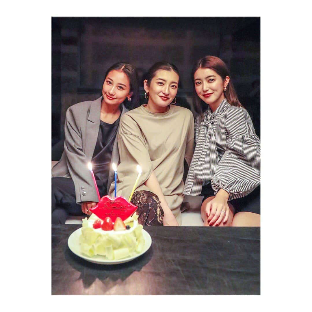 大口智恵美さんのインスタグラム写真 - (大口智恵美Instagram)「HBDあず❤︎ ・ 今日は3人でランチ🎂 楽しすぎていっぱい笑ったー❤︎ ・ ・ 午後は @slendaginza_official でエステ。大好きなエステサロン❤︎ 今日はキャビテーションをやってもらったのでお風呂でしっかりマッサージして寝よう☺︎ それではおやすみなさい💤 #hbd #love #happy #instagood」10月7日 21時17分 - chemiiiii