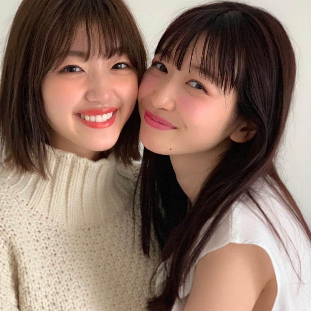 non-noさんのインスタグラム写真 - (non-noInstagram)「美玲と夏美の後期イメチェン着まわし企画から、ふたりの2shot❣️ 撮影中ふたりのまわりは穏やか〜で和やか〜な空気が流れていました😌🌼 #佐々木美玲　#みーぱん　#岡本夏美　#なっつん　#透明感なふたり　#nonno #nonno_magazine」10月7日 21時58分 - nonno_magazine