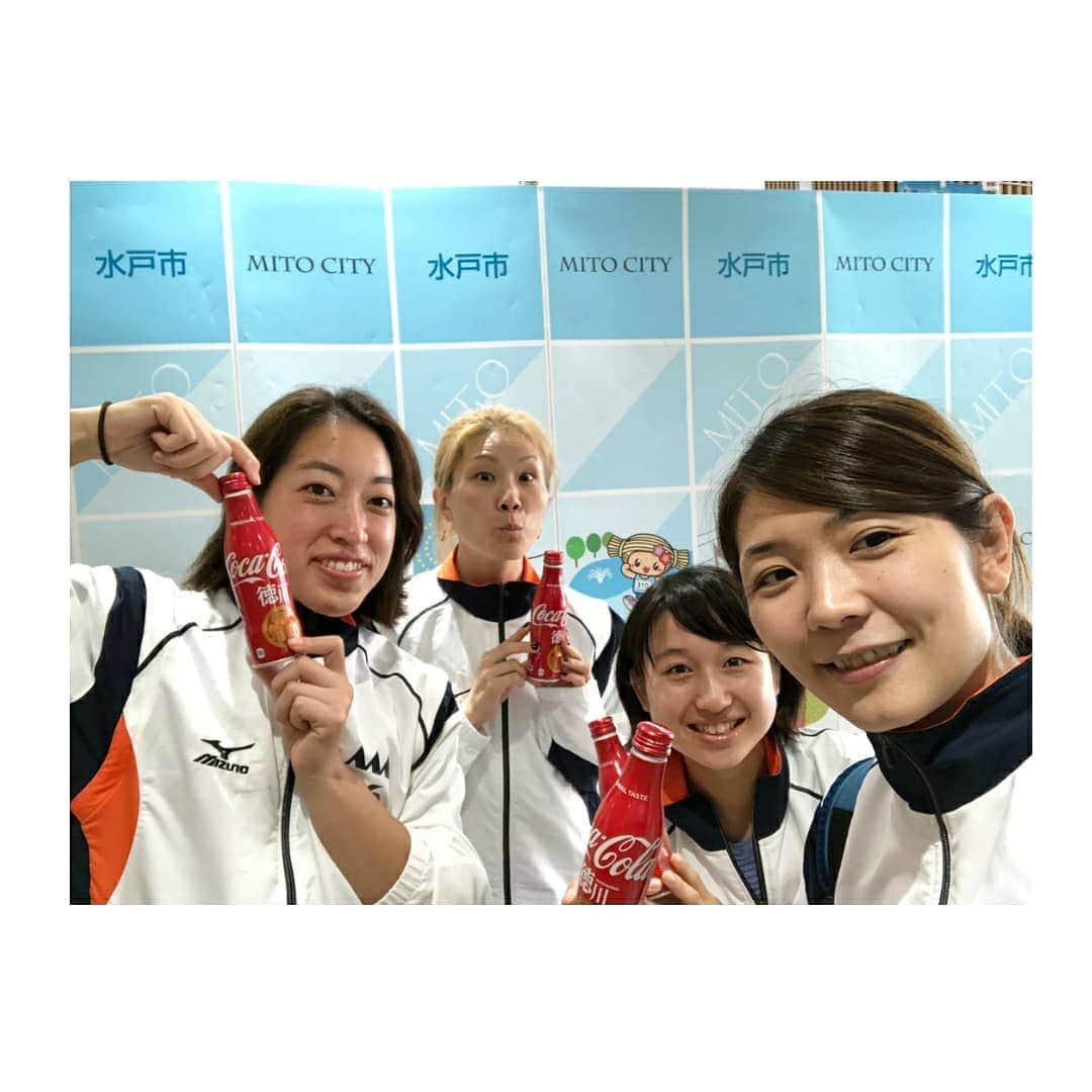 梅津春香さんのインスタグラム写真 - (梅津春香Instagram)「茨城国体終了！🤺 6年前の東京国体で一緒に皇后杯を取った成年女子の先輩方と、また国体に出ることができました。  一緒にチームを組んだのは、私が小学生の時からカッコイイと思っていたお姉様たち。  まかさ成年になって肩を組む日が来るとは、、、🤣 私も大きくなりました。(今も小さいけど)  頼もしい先輩方に囲まれ、試合が楽しかったです✨  これからは山形を引っ張るお姉さんに少しずつ近づいていきます。  #茨城国体 #水戸 #令和元年 #天皇陛下御即位記念 #チーム山形 #フェンシング #fencing #フルーレ #笑顔の4位 #サーブル #7位 #わたし #幻の1本 #国体 #経験値 #レベルアップ #チーム東北 #東北の底力 #東北は一つ #東北 #山形 #成年女子 #悠里さんの元気には敵わない #コーラ #全員 #当たる #運持ち #これも #一期一会の恩恵 #かな」10月7日 21時53分 - haruka_umetsu