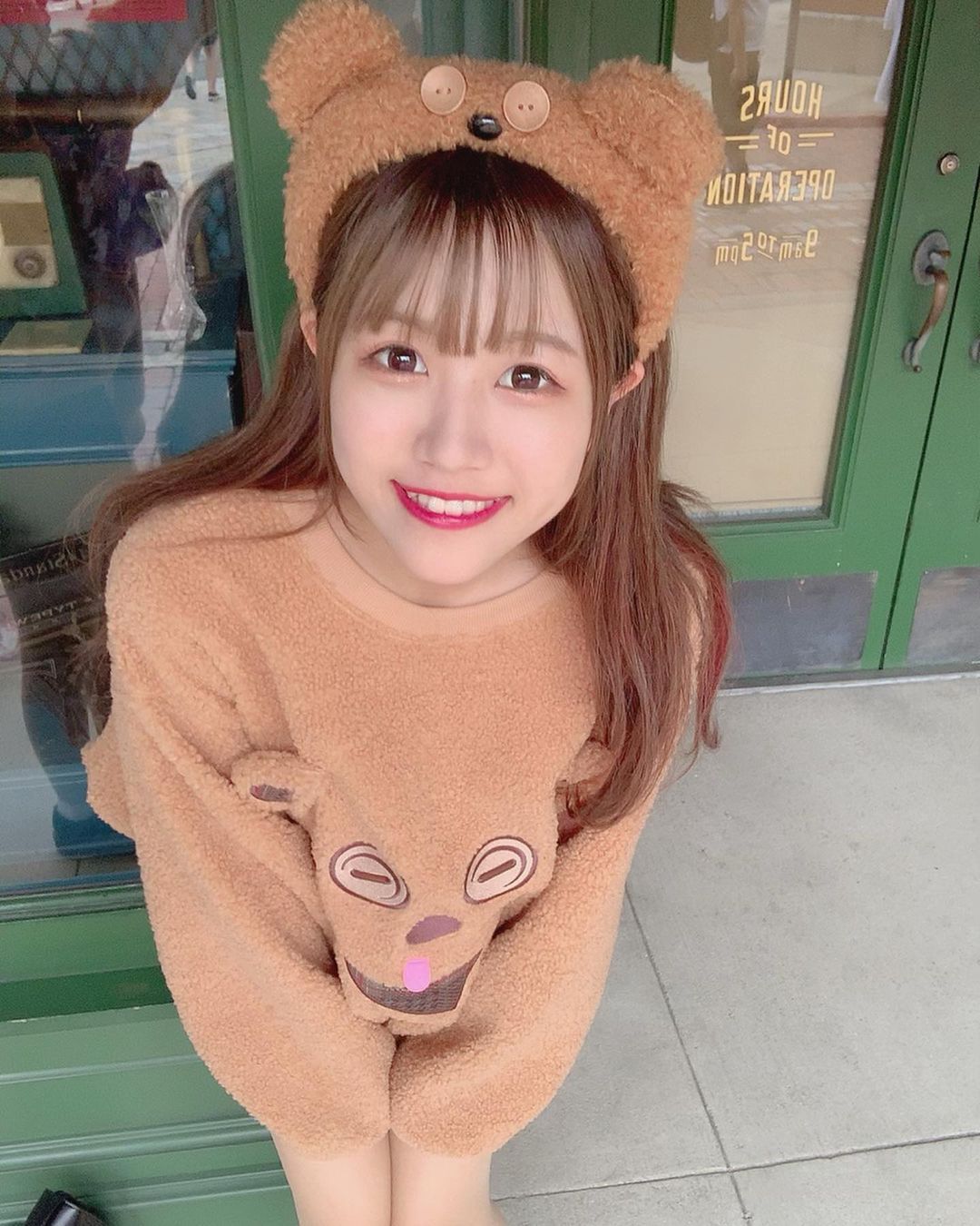 嶋田のあのインスタグラム：「🧸🧸🧸① . . . .  #ユニバ #ユニバコーデ #ユニバーサルスタジオジャパン #ユニバハロウィン #ハロウィン #ティム #ティムコーデ #universalstudiosjapan #ブラウンコーデ #jkブランド ‪‪#エクステ ☺︎‬」