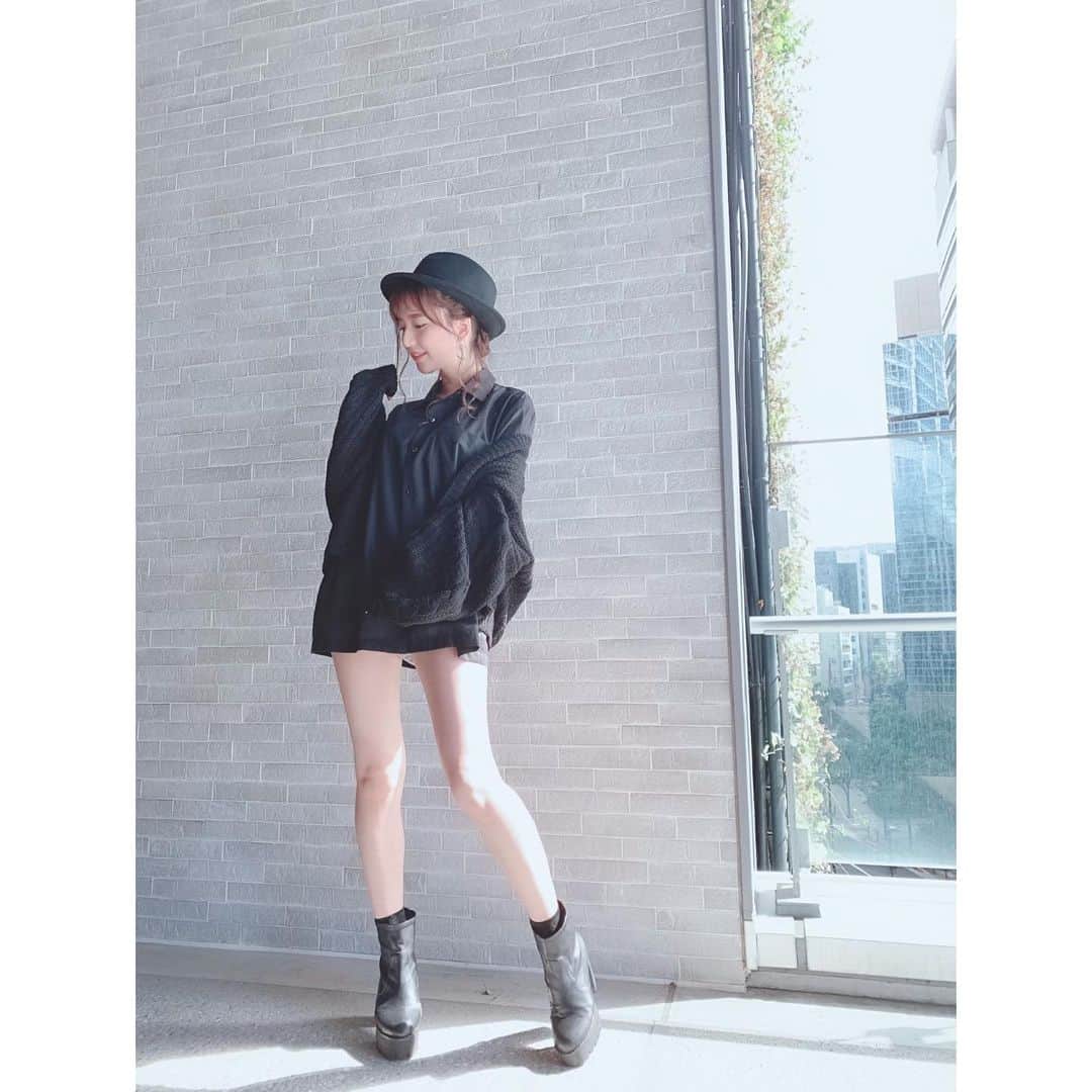 堀尾実咲のインスタグラム：「#cordinate #fashion #portrait💋💋💋 #cardigan → @to_the_sea_hawaii  #tops → @js_relume  #bottoms → @gydajp  #shoes → @envym_official  #tothesea #journalstandard #gyda #envym」