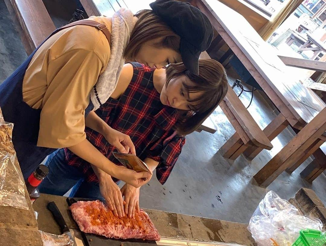 みひろさんのインスタグラム写真 - (みひろInstagram)「スペアリブがめちゃウマ🍖  #バーベキュー #bbq #スペアリブ  #休日 #アウトドア  @tejimayuu0827  @mana_0619  #みひろ #mihiro  #instagood  #instadiary  #instalike #instamood  #ow #instapic #instaphoto #girl　#follow #followme  #japanesegirl」10月7日 21時57分 - mihiro0519