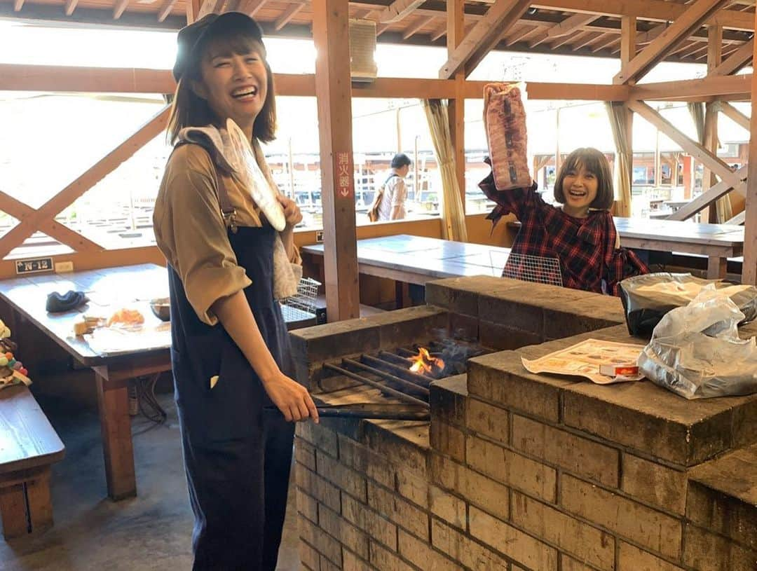 みひろさんのインスタグラム写真 - (みひろInstagram)「スペアリブがめちゃウマ🍖  #バーベキュー #bbq #スペアリブ  #休日 #アウトドア  @tejimayuu0827  @mana_0619  #みひろ #mihiro  #instagood  #instadiary  #instalike #instamood  #ow #instapic #instaphoto #girl　#follow #followme  #japanesegirl」10月7日 21時57分 - mihiro0519