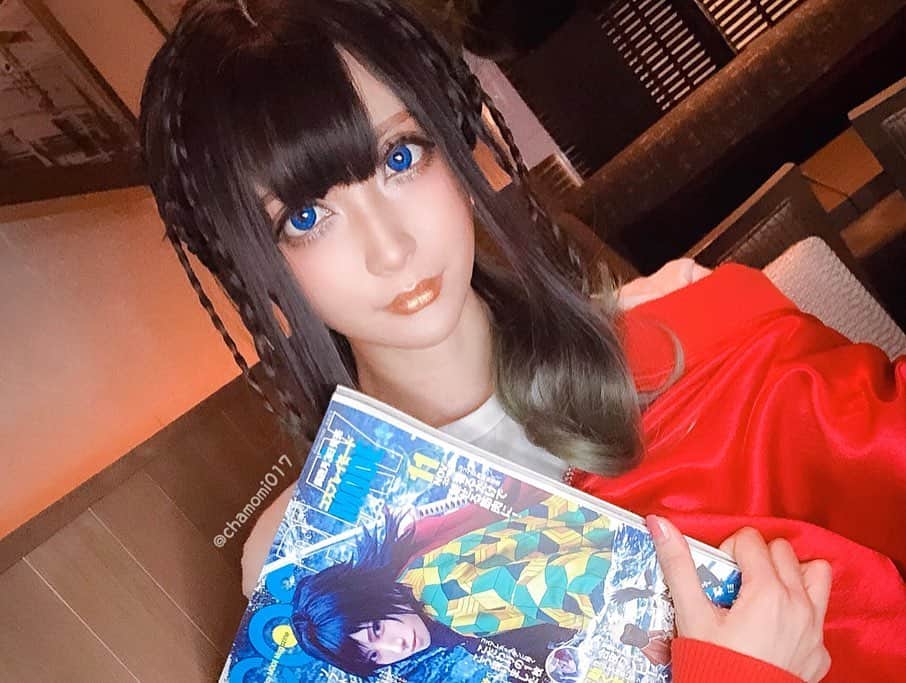 のインスタグラム：「アンケートもあるので答えてもらえたら嬉しい!!ツイートはこちら💁‍♀️ https://twitter.com/chamomi017/status/1179762931967201280?s=21 #コスプレ #コスプレイヤー #コス #cosplay #cos #cosplaygirl #cosplaywig #cosplayphoto #cosplaymodel #cosplayer #cosplayworld #五等分の花嫁 #5等分の花嫁コスプレ #五等分の花嫁コスプレ #五等分的花嫁 #五等分の花嫁三玖 #五等分の花嫁一花 #五等分之花嫁 #五等分の花嫁コスプレイヤー #五等分の花嫁四葉 #五等分の花嫁二乃 #五等分の花嫁五月 #五等分の気持ち #カモミール #コスプレイヤー自画撮り部 #アンケート 🌼🌼🌼🌼🌼 新世界のサンジ衣装もプレゼントの中にあってつい欲しくなってアンケート自分で答えようとしてしまった😣わたしの代わりにみなさんどしどしアンケート答えてください😆💕 🌼🌼🌼🌼🌼 10月3日発売のコスプレイモード📘 Cosplayers 11 Characters Photograph に五等分の花嫁の中野姉妹全員をカモミール1人でコスプレした合成グラビアが掲載されてます🌼 感想お待ちしてますーッ!! ブログにも詳細まとめました!! https://lineblog.me/chamiblog/archives/1860243.html #コスプレイモード #COSPLAYMODE」