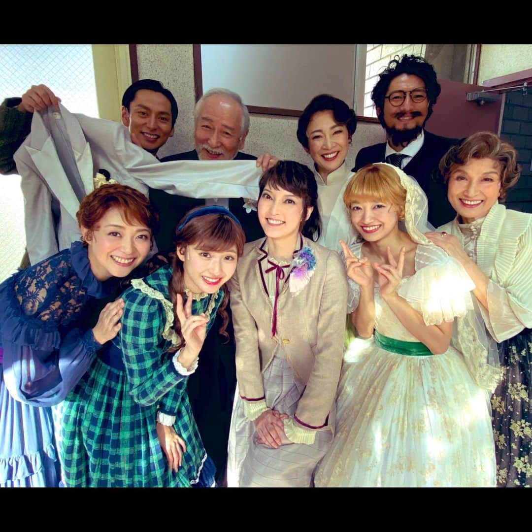 下村実生さんのインスタグラム写真 - (下村実生Instagram)「Little Women〜若草物語〜 昨日、全ての公演を無事に終える事が出来ました。 初めてのミュージカル 決まった時は凄く嬉しかったですが、大きな会場で公演数も多く、キャストの皆さんも凄い方達ばかりで不安でした。 ですが公演を終えてみて、心からこの舞台に出れて良かったと思います。 稽古中は自分との戦いで悩んだり葛藤の日々でしたが、優しい方ばかりで沢山アドバイスして頂いたり、先輩方のお芝居に対する姿勢を間近で見てとても勉強になりました。 演出の香さんの愛あるご指導の中、どんどん若草物語の世界が出来上がっていくのが楽しかったです。 素敵な出会いに感謝です。 支えて下さった全ての皆様、 本当にありがとうございました☺️ #リトルウィメン #若草物語」10月7日 22時56分 - miki_shimomura_