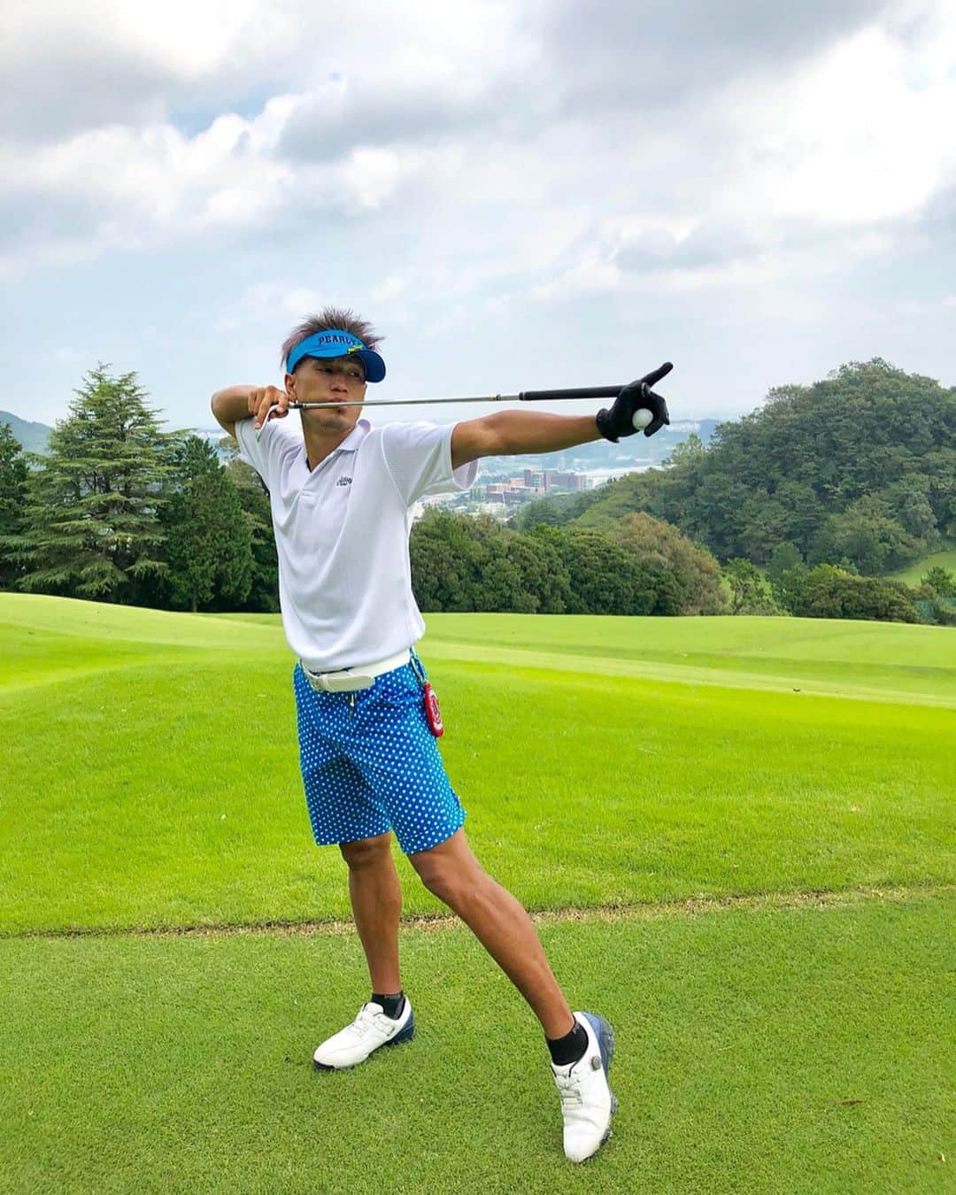 城戸康裕さんのインスタグラム写真 - (城戸康裕Instagram)「ここ最近のゴルフウェアをまとめて⛳️😄 ・ よし、来年はイケてるオリジナルゴルフウェアを作るか😆👍 ・ #早く90切らなきゃヤバい😭 #golfwear #ゴルフウェア  #golf #ゴルフ @diviner_official」10月7日 23時23分 - yasuhiro.kido