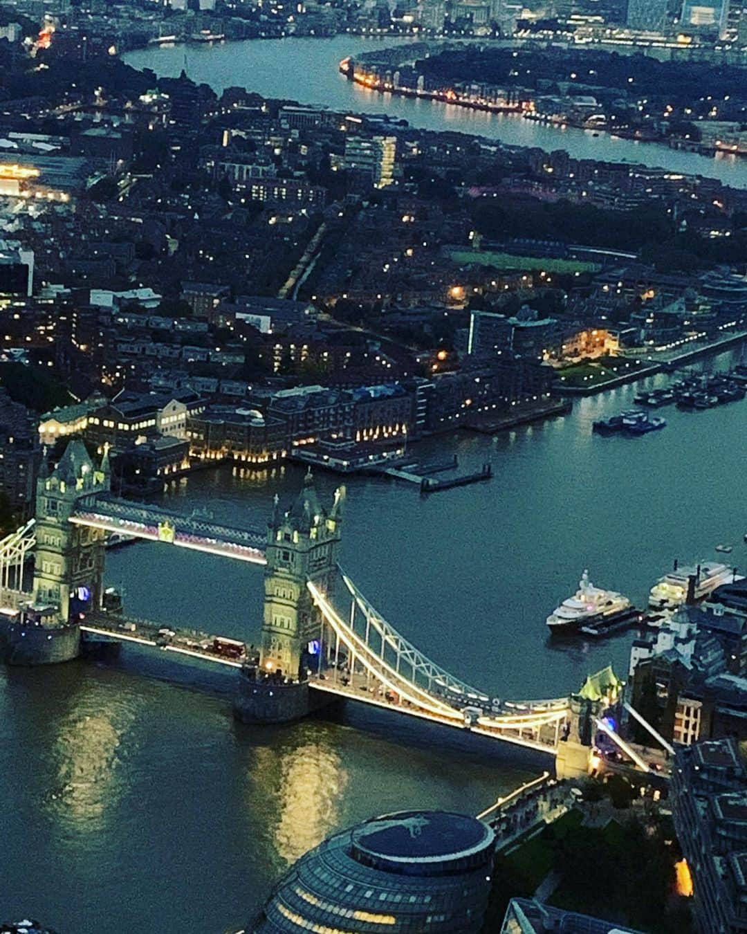 朝岡実嶺さんのインスタグラム写真 - (朝岡実嶺Instagram)「ザ・シャードからの眺め😊 Beautiful views from The Shard😊 #london #theshard #ロンドン」10月7日 23時27分 - mirei_asaoka