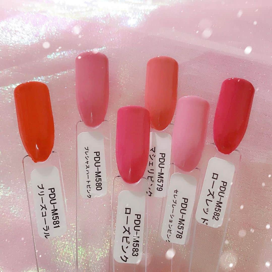 のインスタグラム：「2019.10.7〜9 BWJwest PREGELミューズ 先行販売『Pink 6 colors』 #nail #nails #nailart #ネイル #美甲 #ネイルアート  #clou #nagel #ongle #ongles #unghia #japanesenailart #manucure #네일 #젤네일 #네일아트 #네일리스트 #japanesenails #manicurist #gelnails #أظافر #pregel #カラーサンプル #PREGELカラー #pinknails #ピンクネイル」
