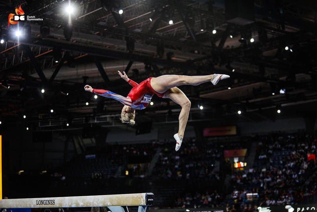 リーケ・ウェイファースのインスタグラム：「One last jump of joy. Now the focus on the Team Final 🧡🇳🇱, tomorrow 14:30! Are you there to support us?  #stuttgart2019 #team #dutchgymnastics #teamnl」