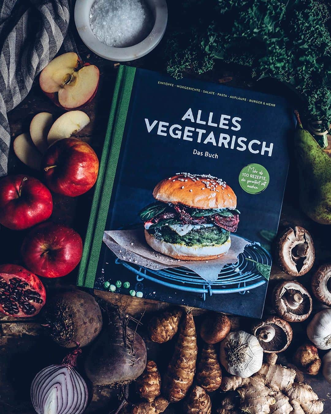 Our Food Storiesさんのインスタグラム写真 - (Our Food StoriesInstagram)「Werbung|Advertisement We have an exciting GIVE-AWAY for all our german readers on the today - you can win one of two books from @edeka ‘s new vegetarian cookbook „Alles vegetarisch - Das Buch“. Just write a comment on the blog, link is in profile. We are so happy to see our photo on the cover of the book and also some of our photos inside. On the blog we also share the recipe for a delicious beetroot-coconut soup with roasted cauliflower and a kale salad. The perfect autumn dinner 🍁😋 #edeka #edeka #allesvegetarischdasbuch  ____ #veggieliebe #fellowmag #gatheringslikethese #autumndecor #autumndinner #autumnrecipes #glutenfreerecipes #glutenfri #germanfoodblogger #foodstylist #foodphotographer #momentslikethese #huffposttaste #simplejoys #dinnertable #autumnvibes」10月8日 0時03分 - _foodstories_