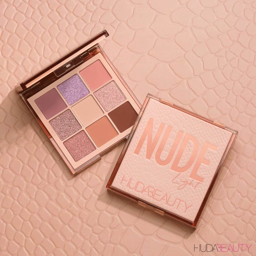 Huda Kattanさんのインスタグラム写真 - (Huda KattanInstagram)「New Obsessions Palette Dropping!!!! Nude LIGHT ✨SWIPE left to see what’s inside 😱 Launching #Oct9 on @hudabeautyshop 💃🏻💃🏻💃🏻」10月8日 0時05分 - hudabeauty