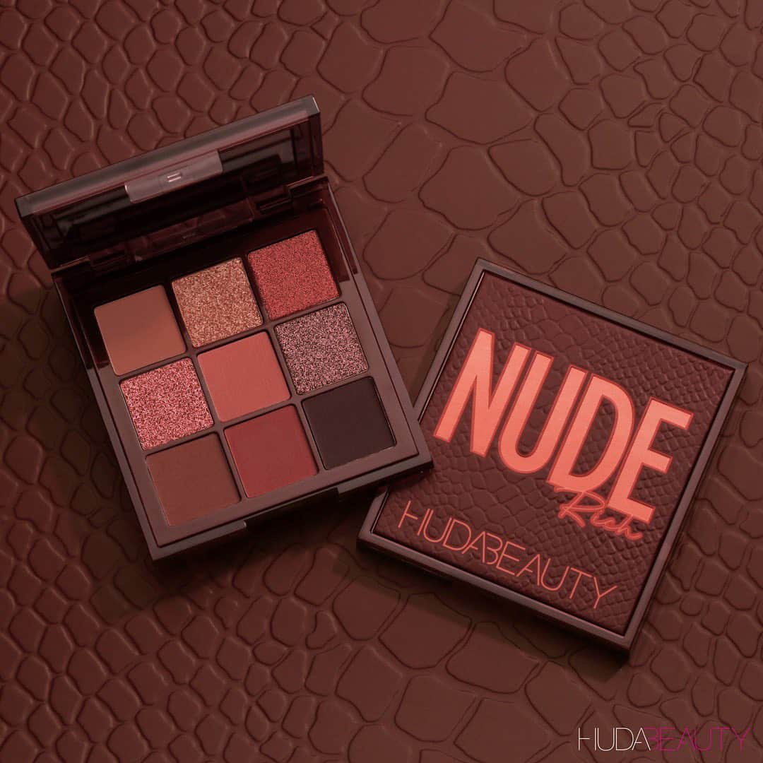 Huda Kattanさんのインスタグラム写真 - (Huda KattanInstagram)「New Obsessions Palette Dropping!!!! Nude RICH ✨SWIPE left to see what’s inside 😱 Launching #Oct9 on @hudabeautyshop 💃🏻💃🏻💃🏻」10月8日 0時07分 - hudabeauty