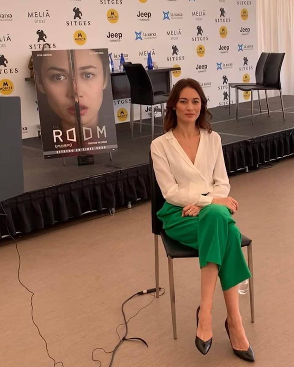 オルガ・キュリレンコさんのインスタグラム写真 - (オルガ・キュリレンコInstagram)「Amazing day at the Sitges Film Festival doing interviews and presenting my movie The Room. Thank you for having us! _______________________________________________________ #TheRoom #SitgesFilmFestival #Thriller」10月8日 0時22分 - olgakurylenkoofficial