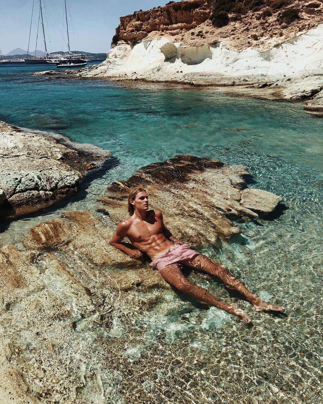 Ton Heukelsのインスタグラム：「Being left behind by the greek skipper because i told him dutch cheese is better than his feta #itaintmuchifitaintdutch」